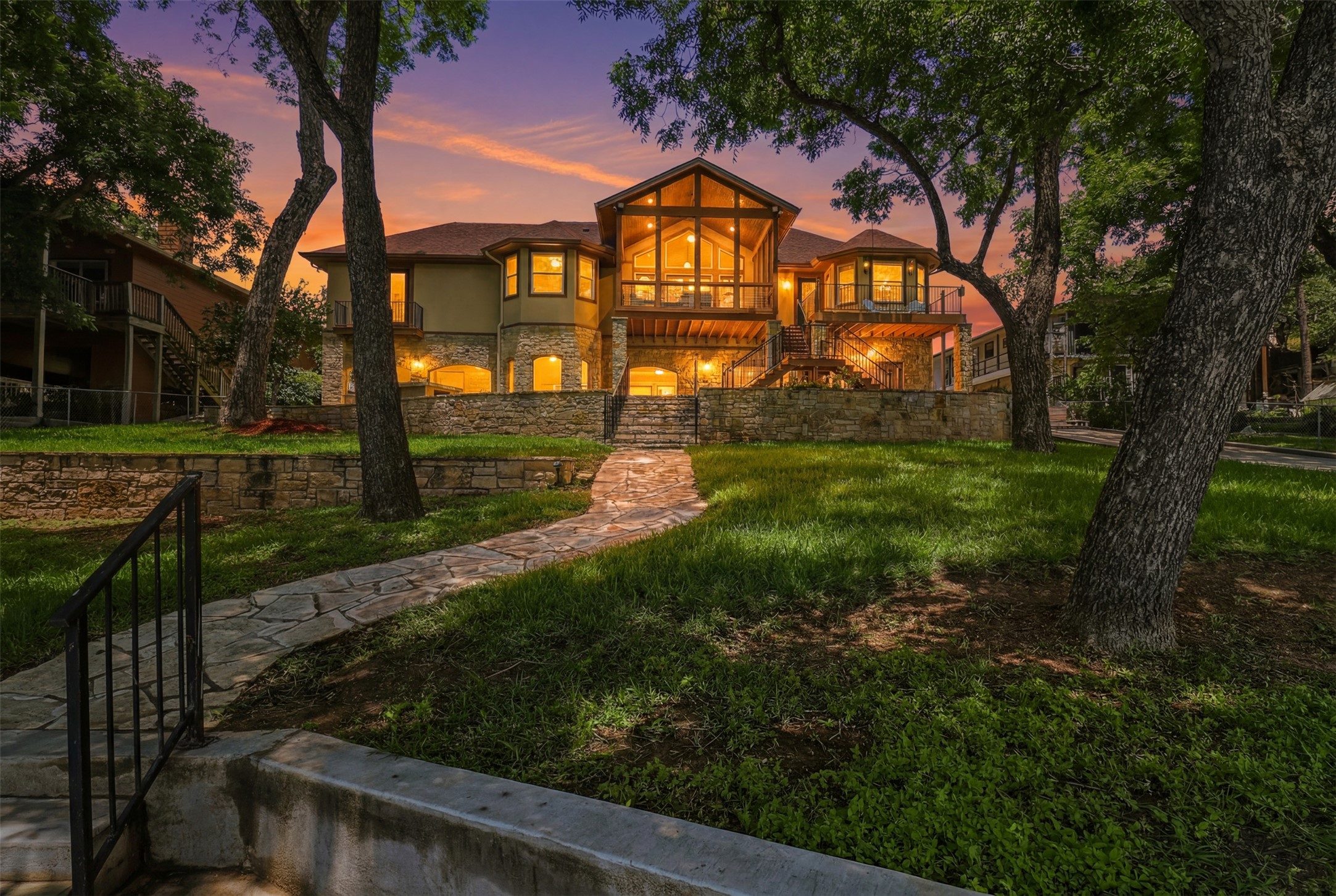 main property photo 16