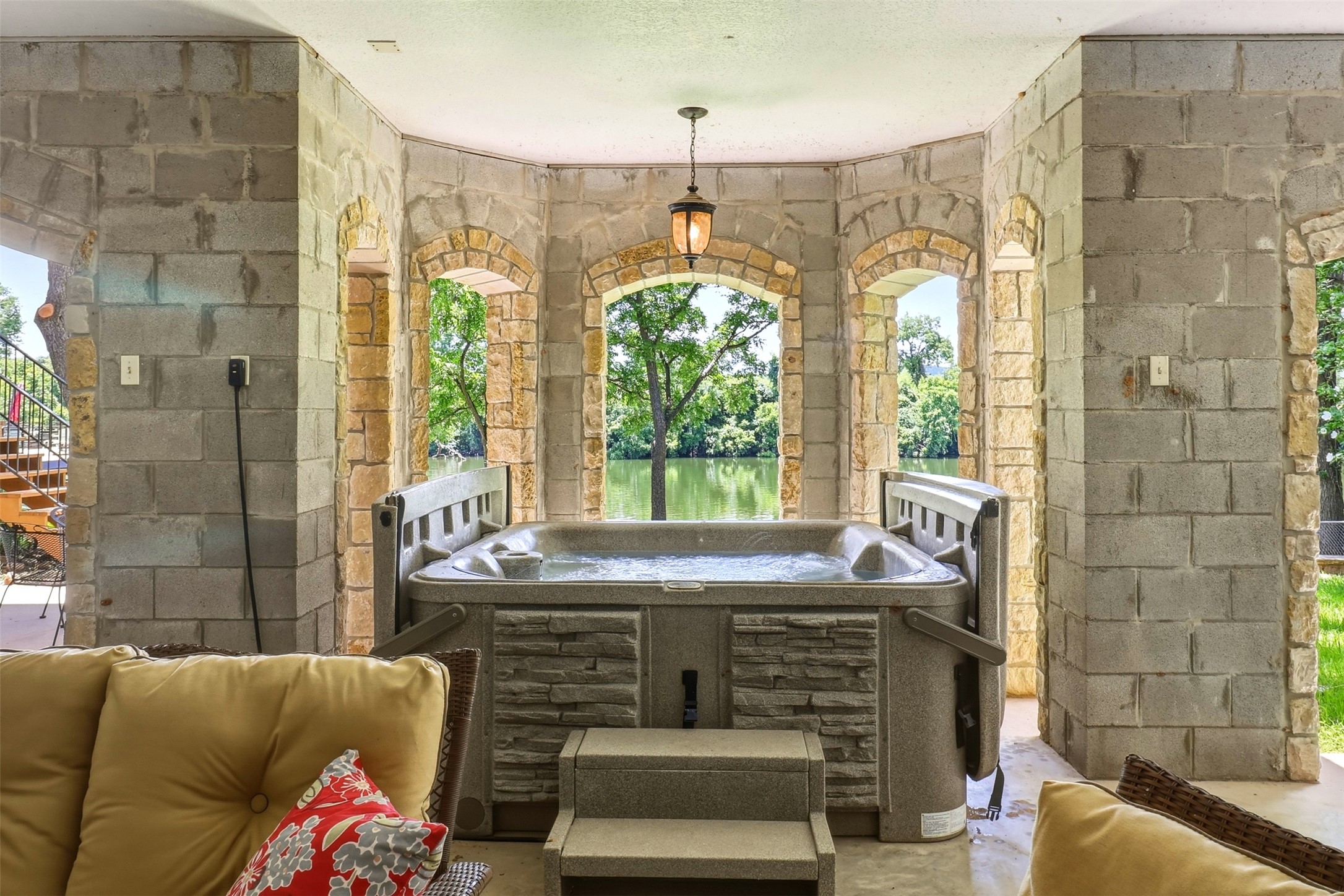 main property photo 21
