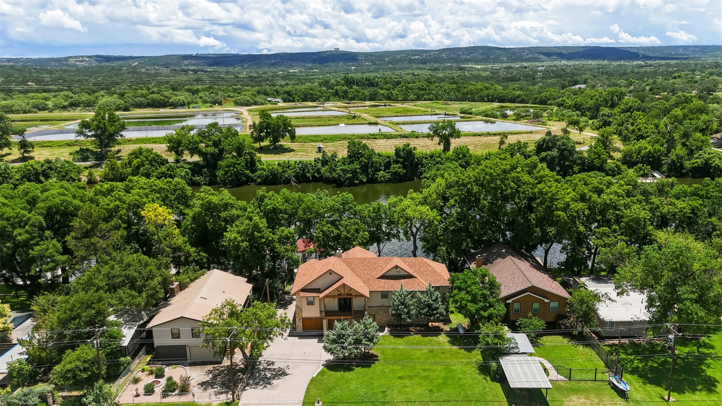 main property photo 34