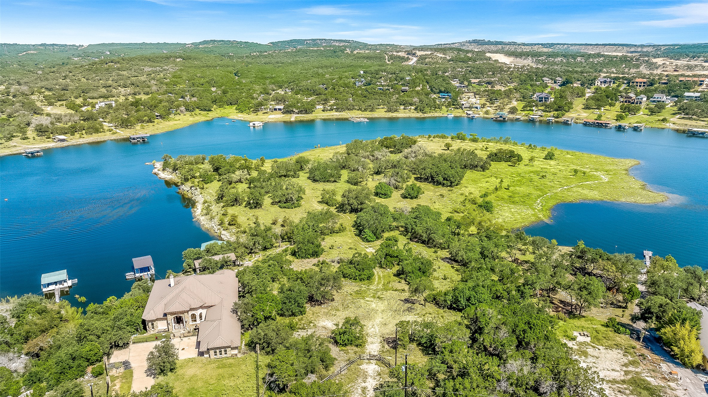 main property photo 10
