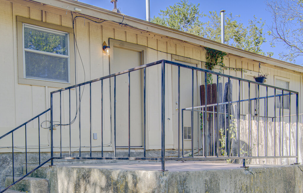 main property photo 18