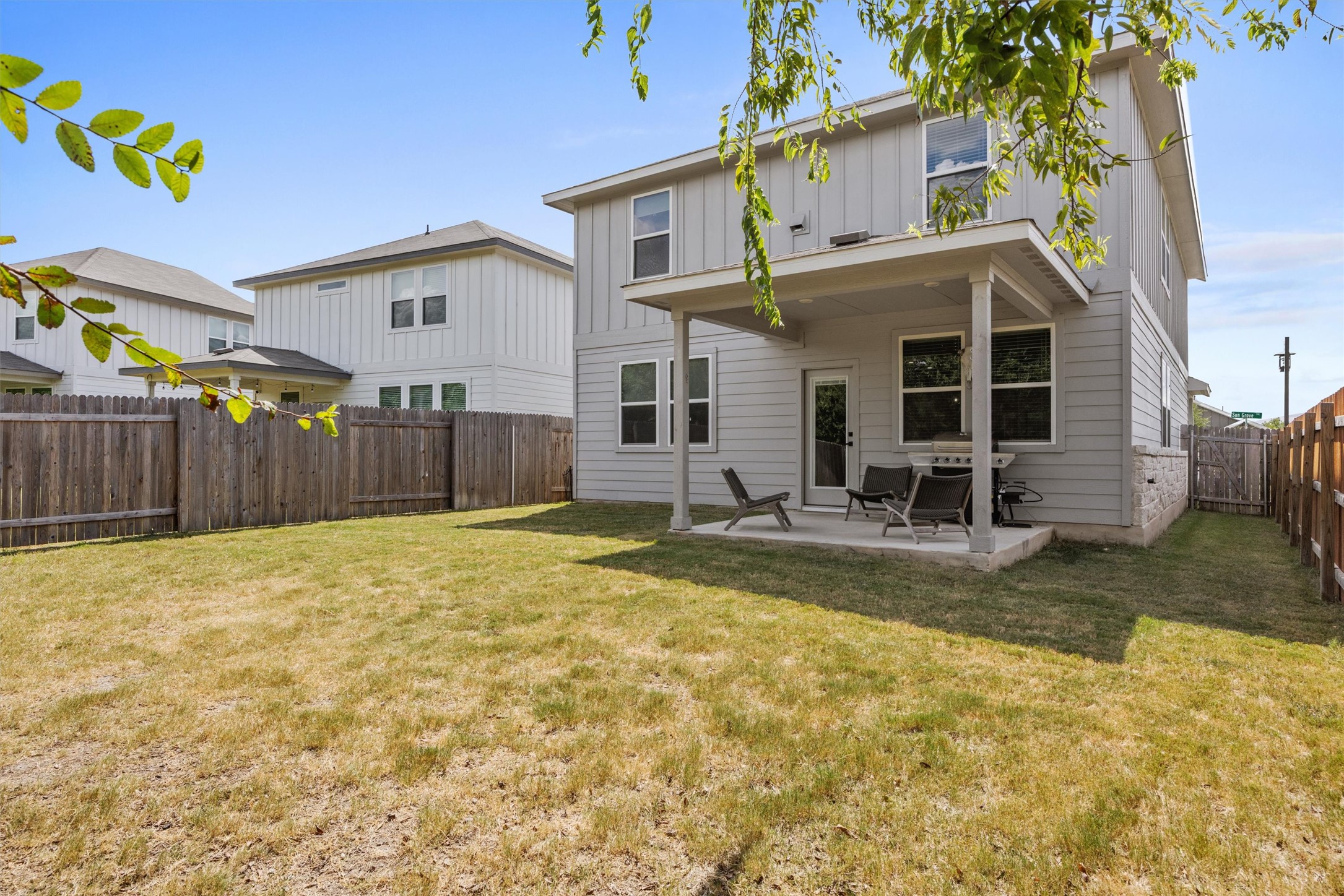 main property photo 23