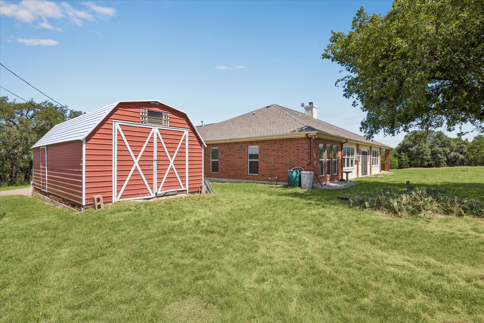 main property photo 25