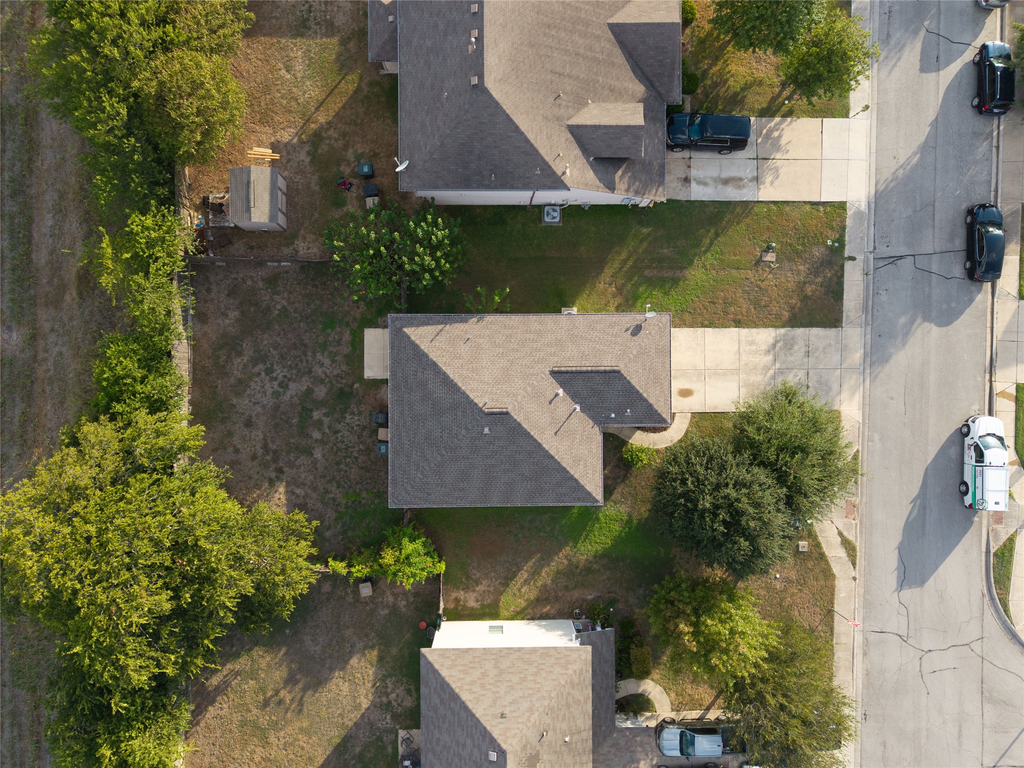 main property photo 32