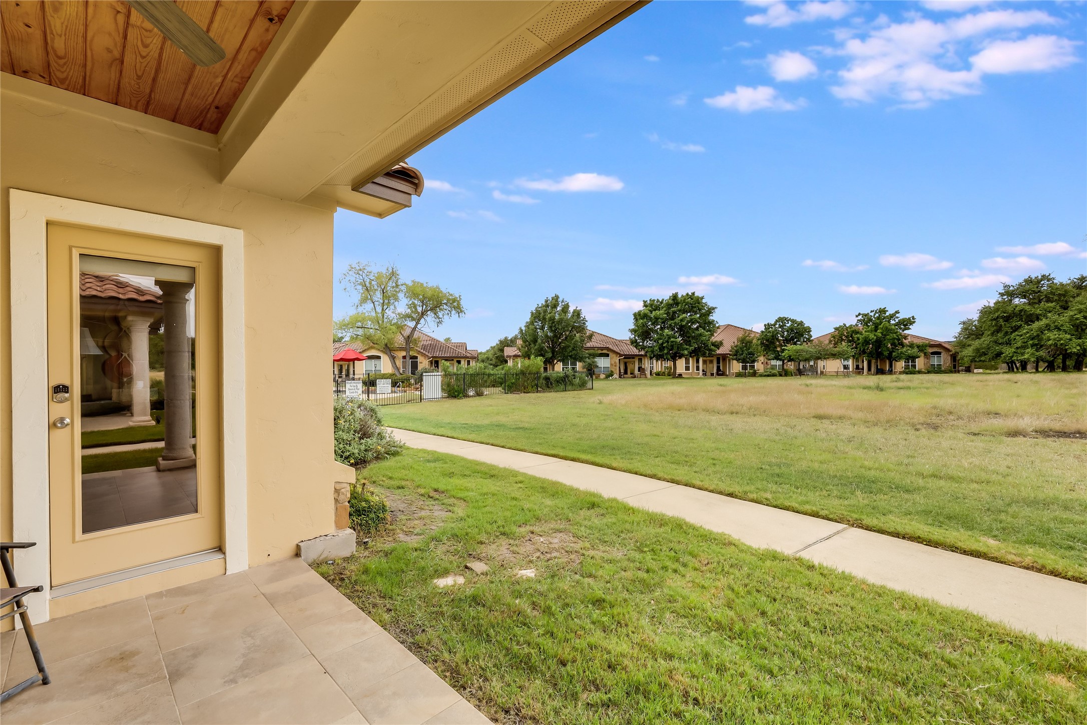 main property photo 33