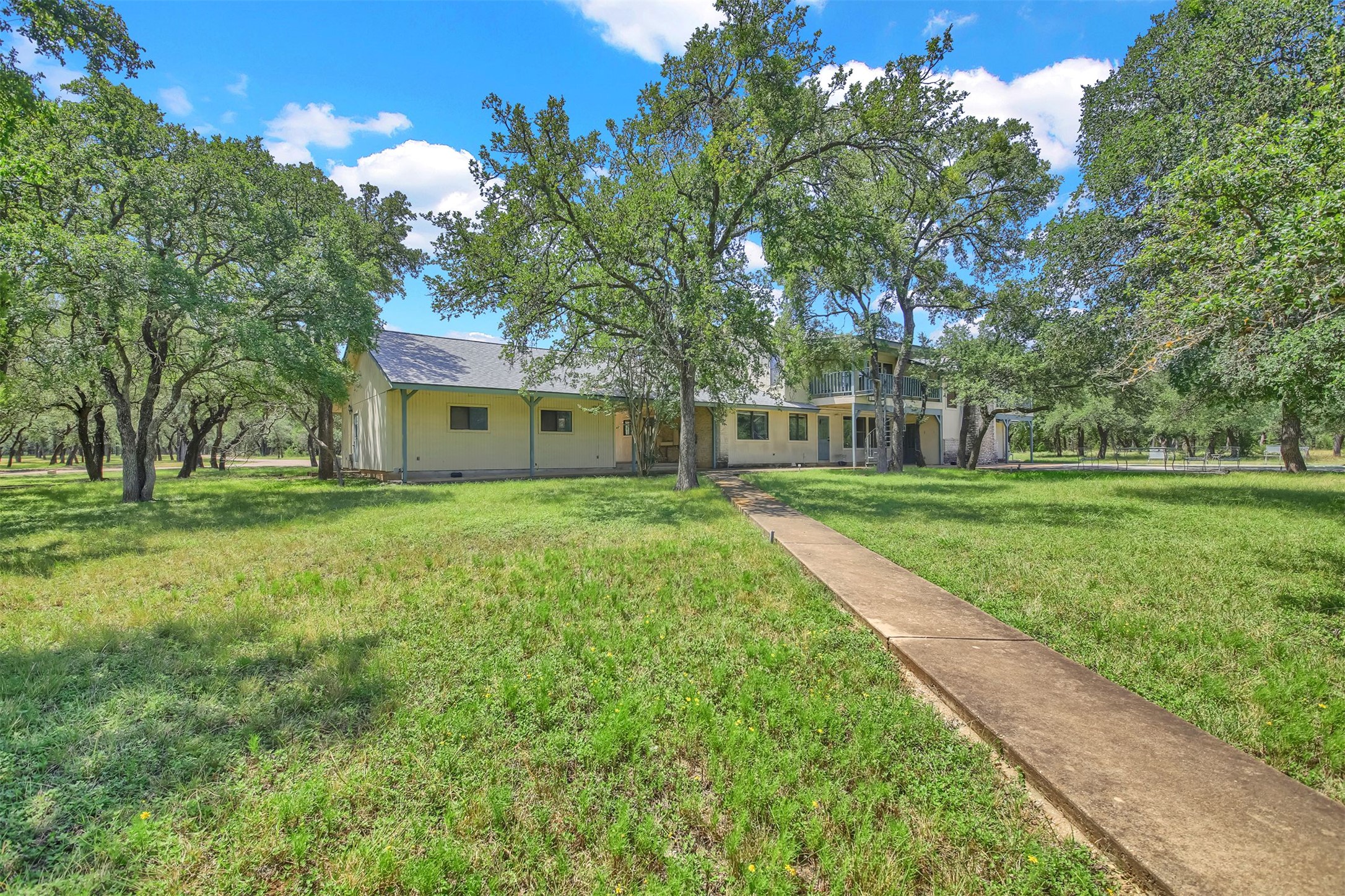 main property photo 11
