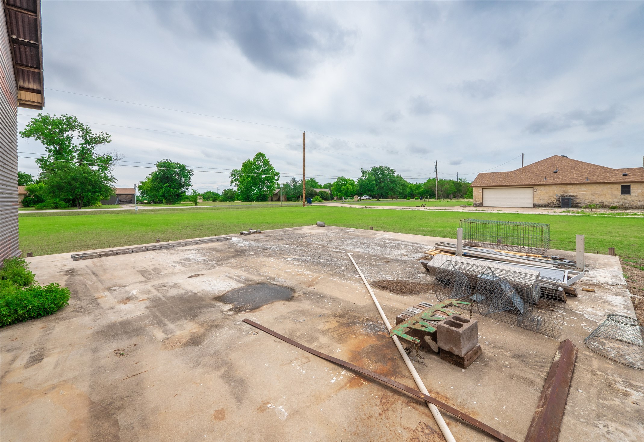 main property photo 33