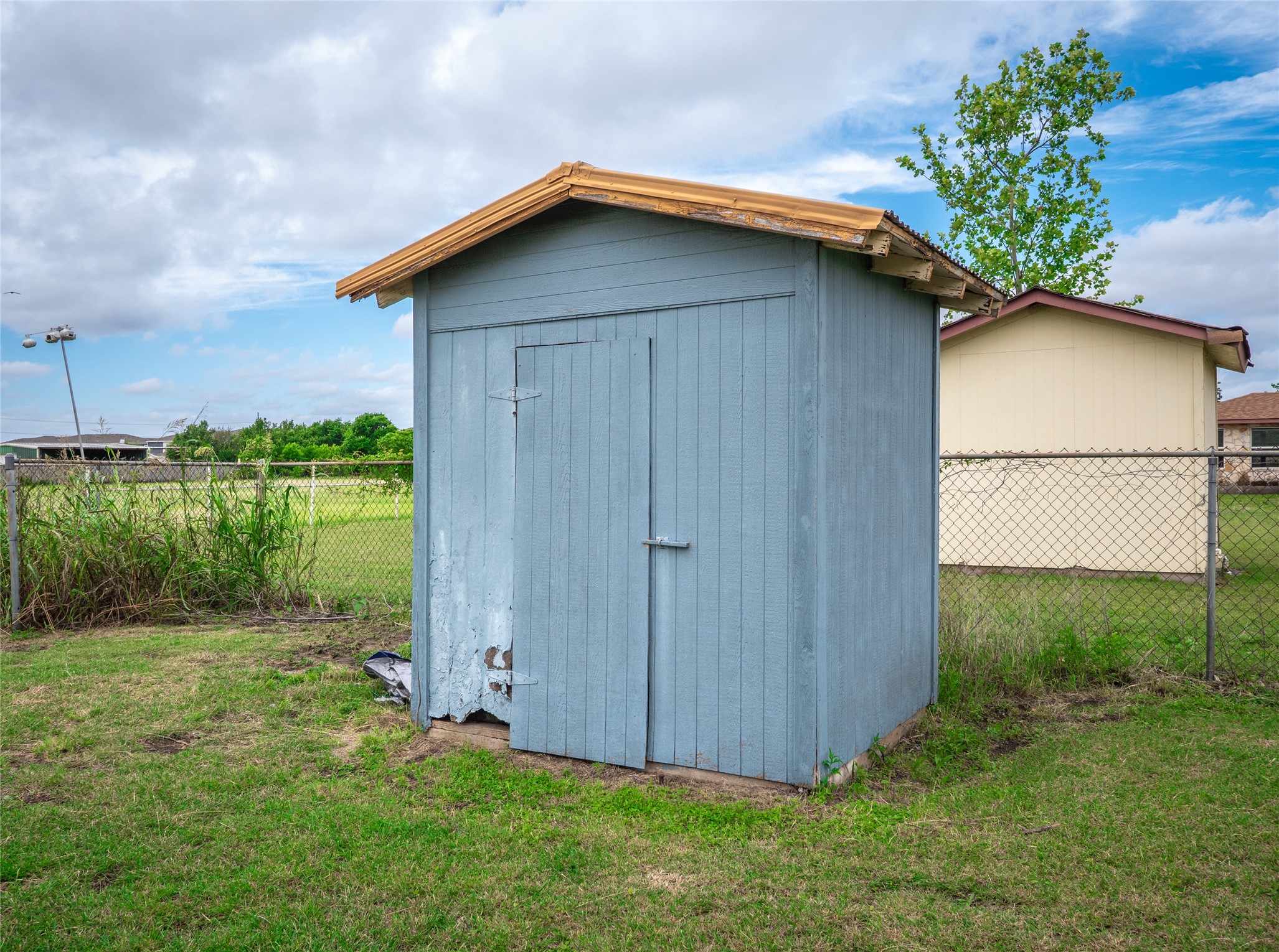 main property photo 36