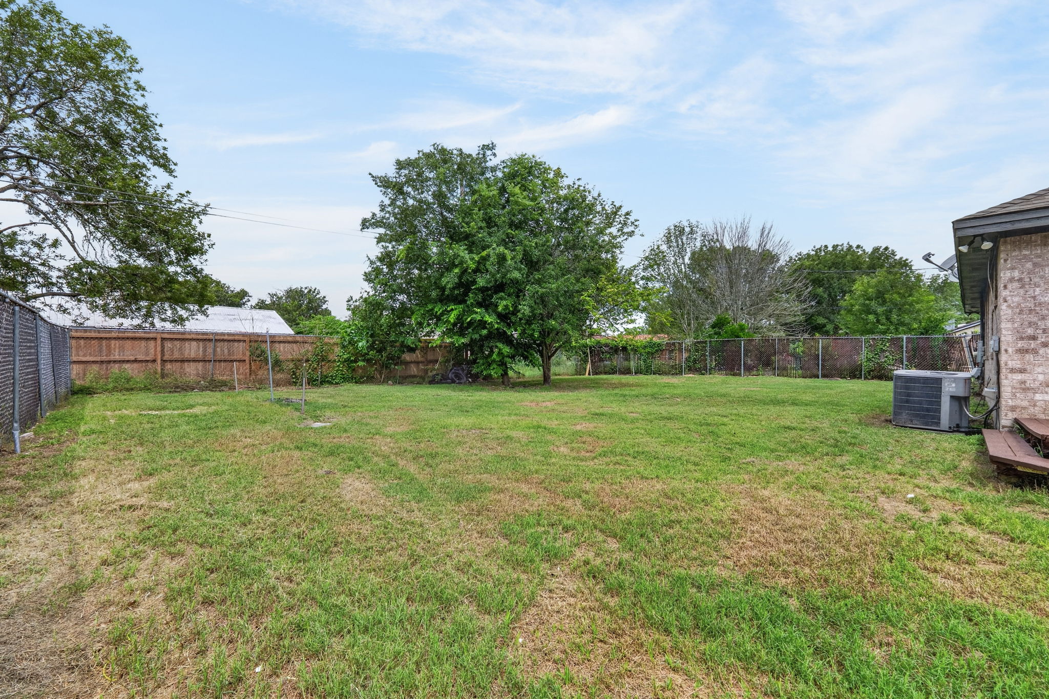 main property photo 33