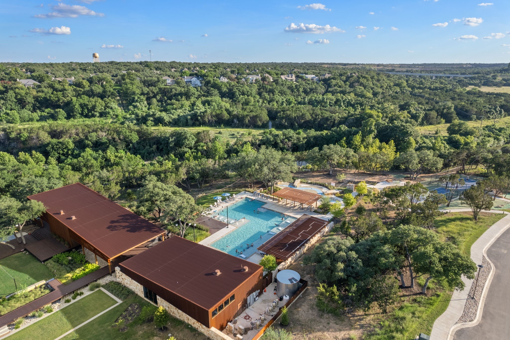 main property photo 38