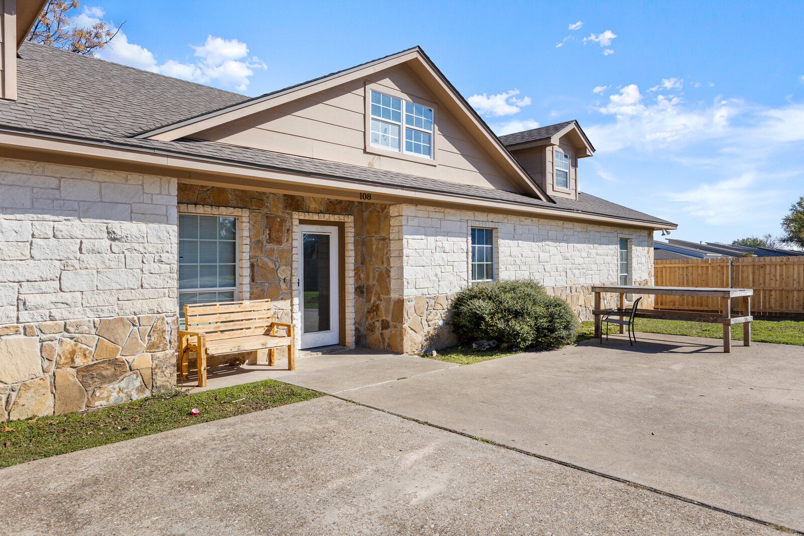 main property photo 2