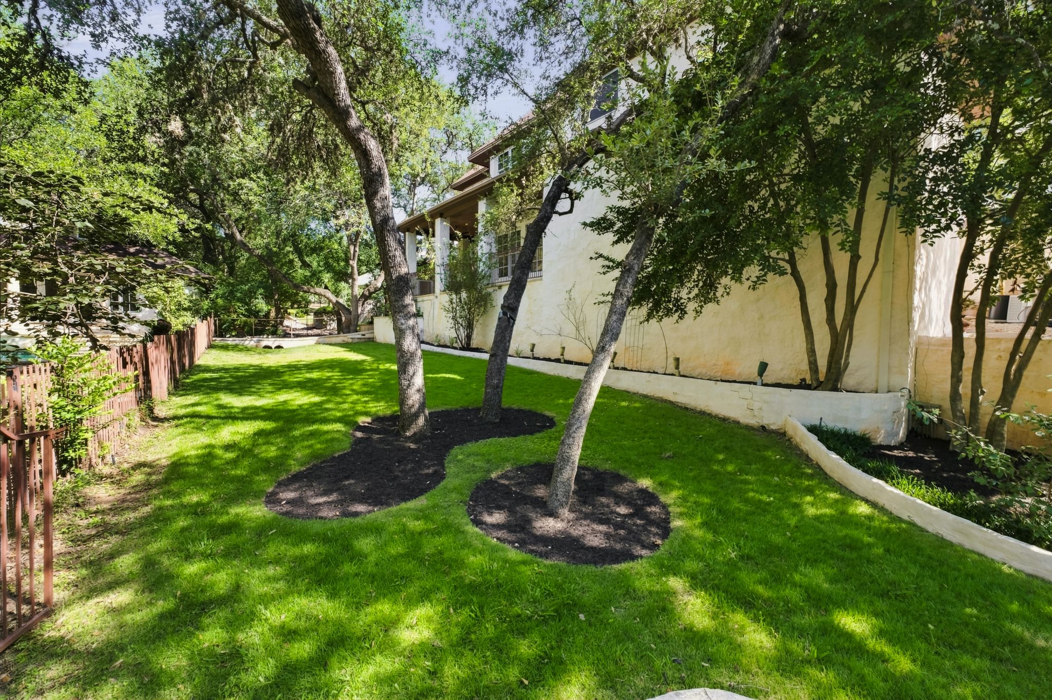 main property photo 33