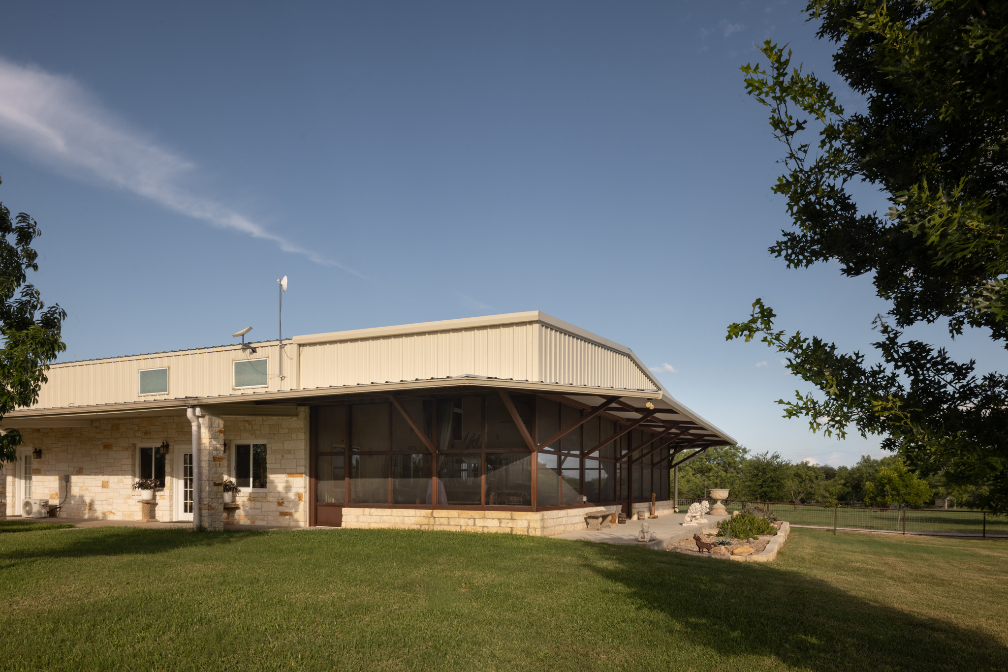 main property photo 20
