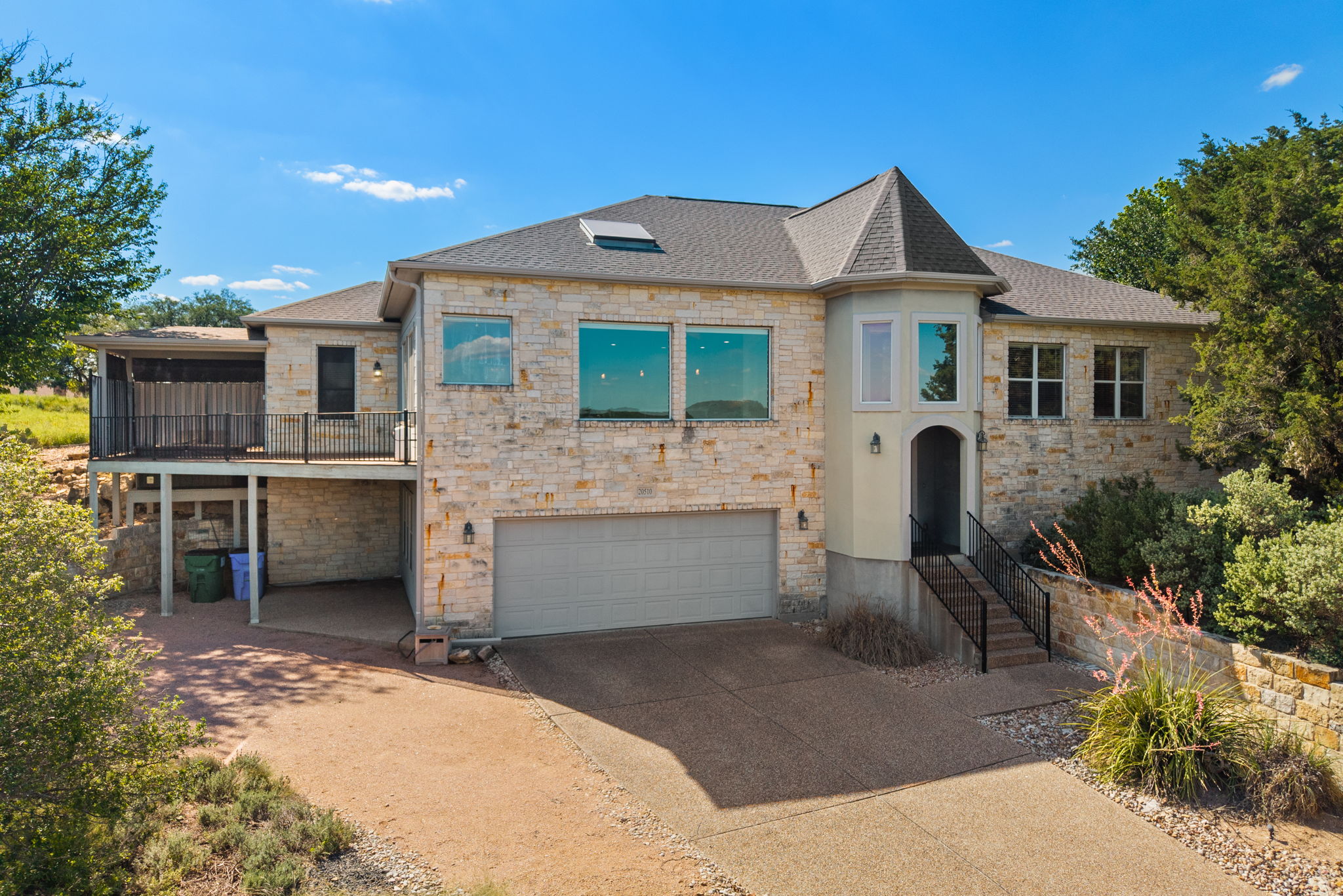 main property photo 39