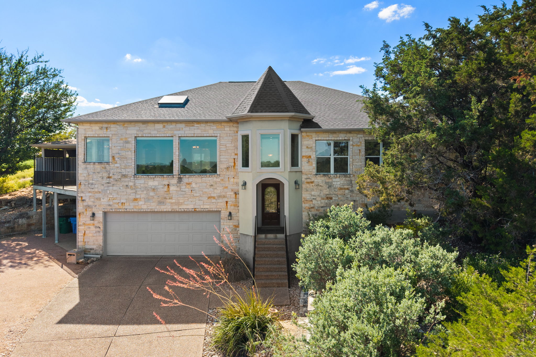 main property photo 8