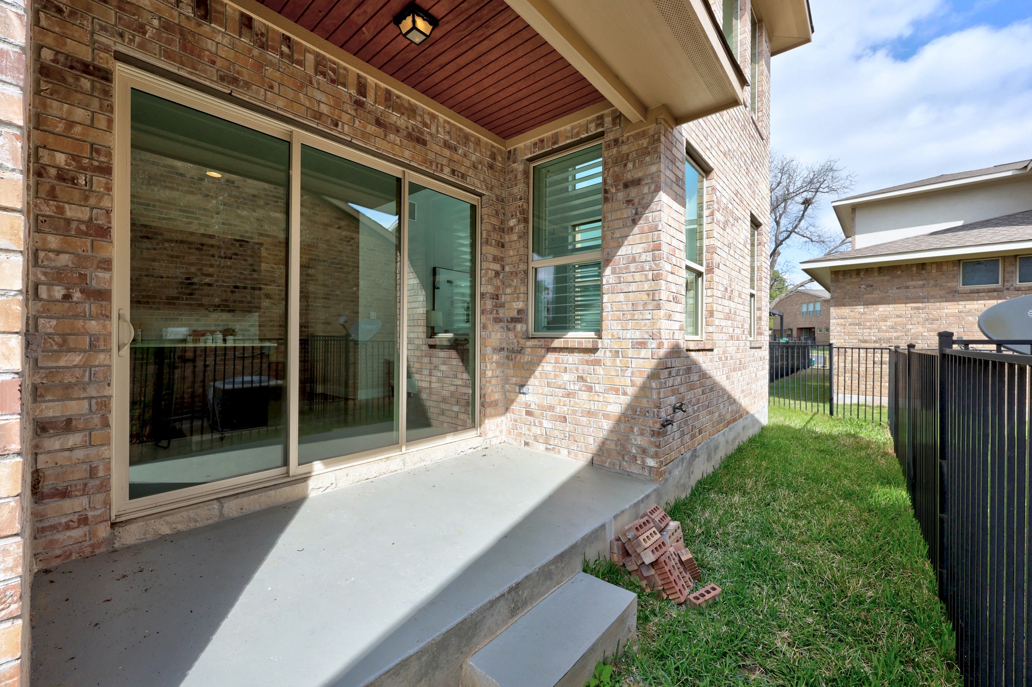 main property photo 33
