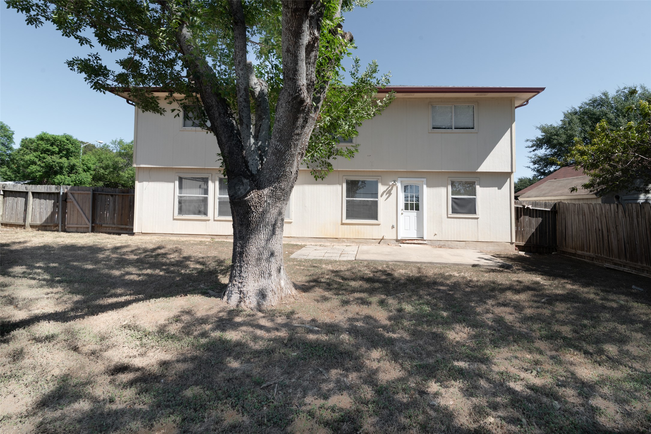 main property photo 35