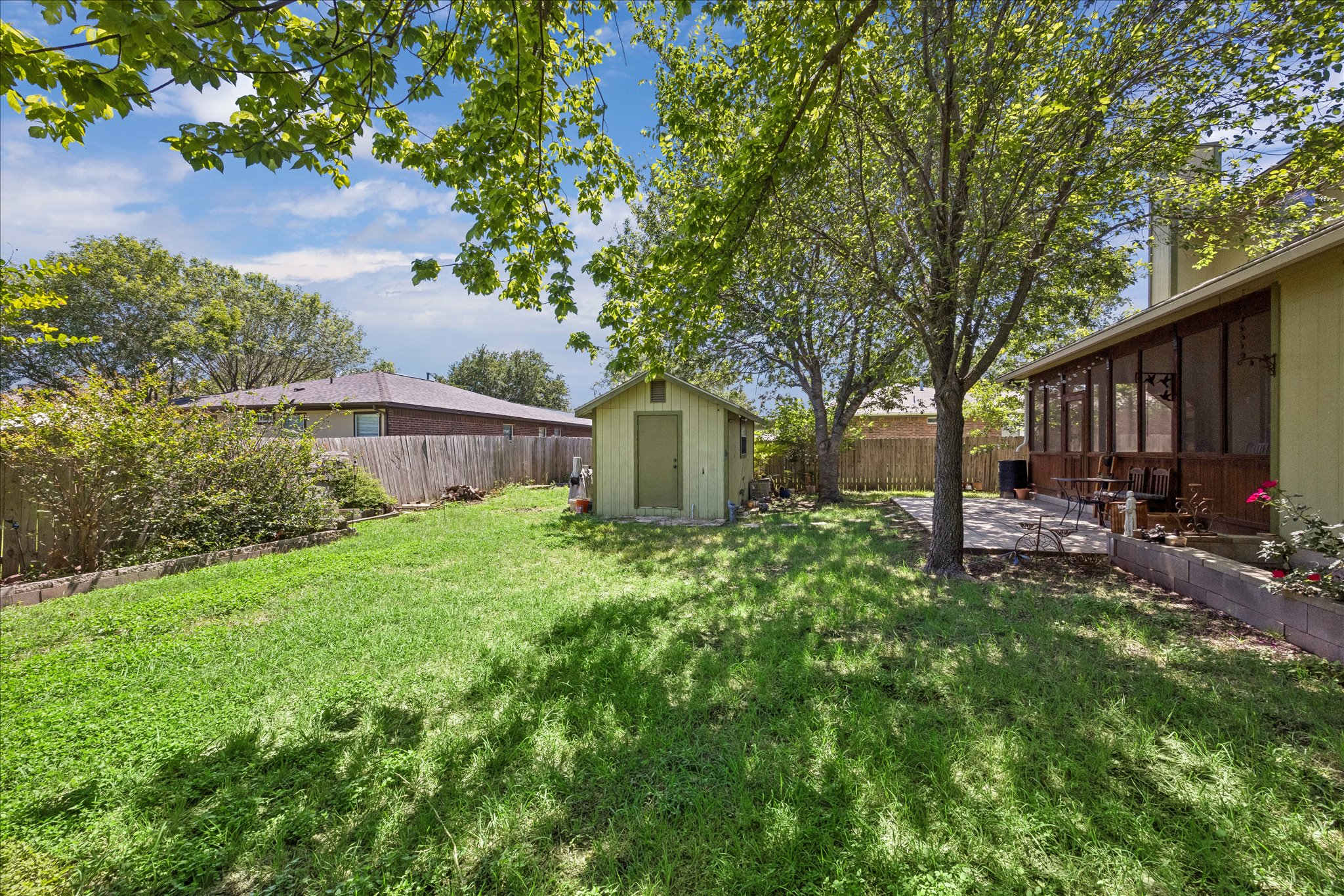 main property photo 28
