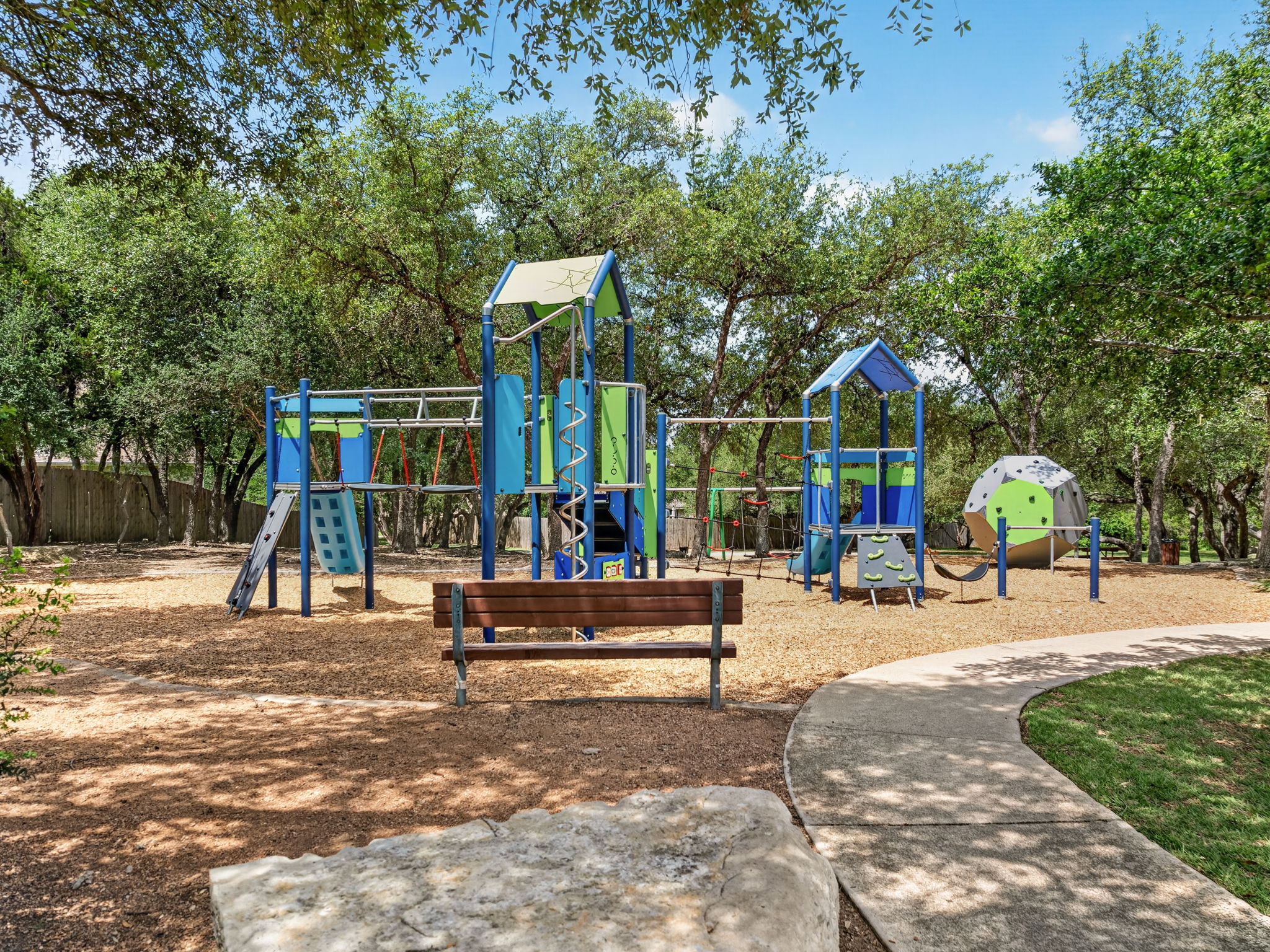main property photo 27