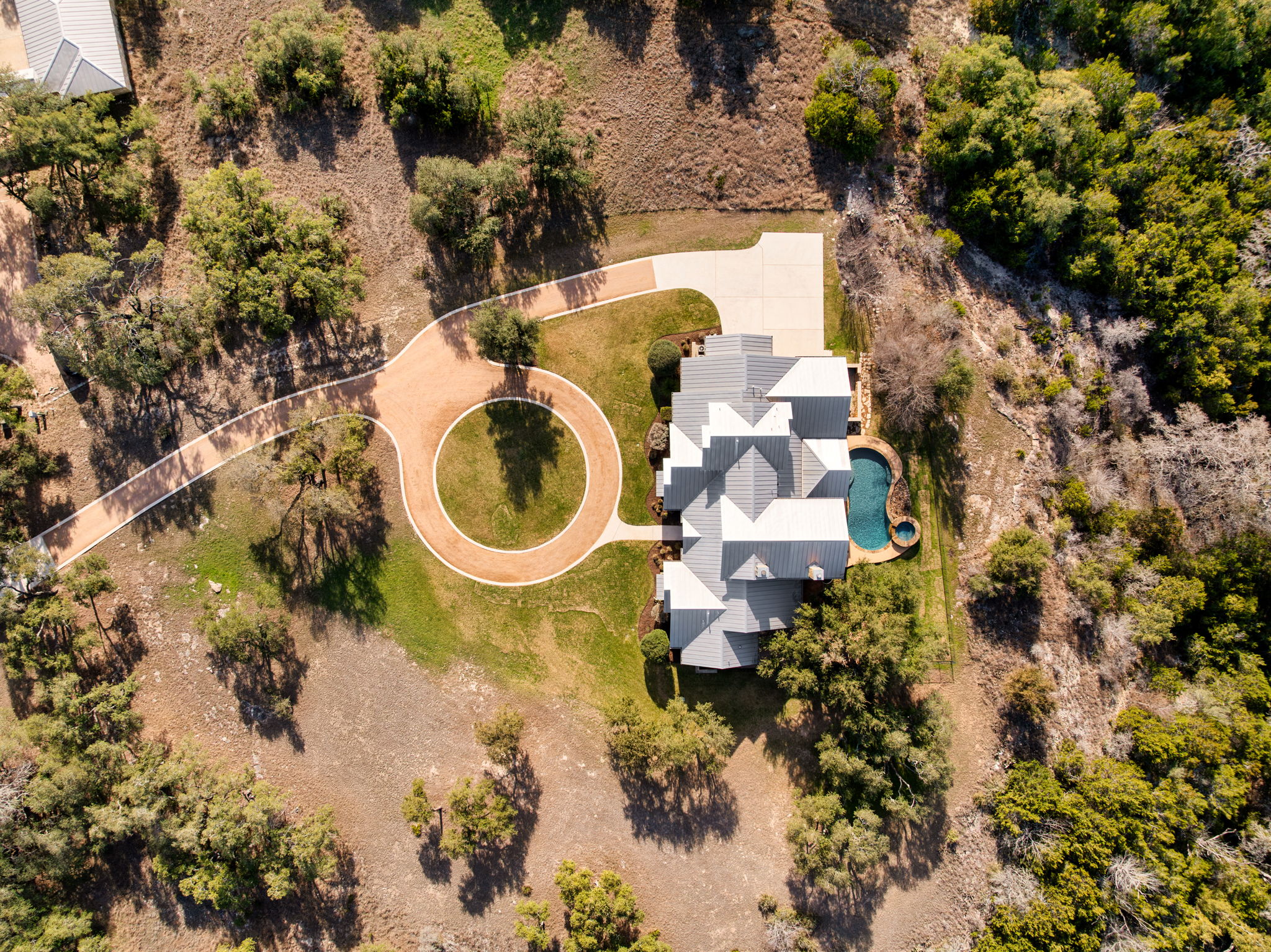main property photo 34