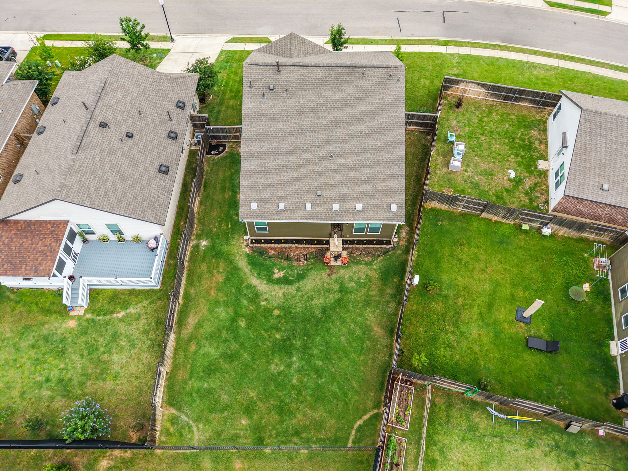 main property photo 29