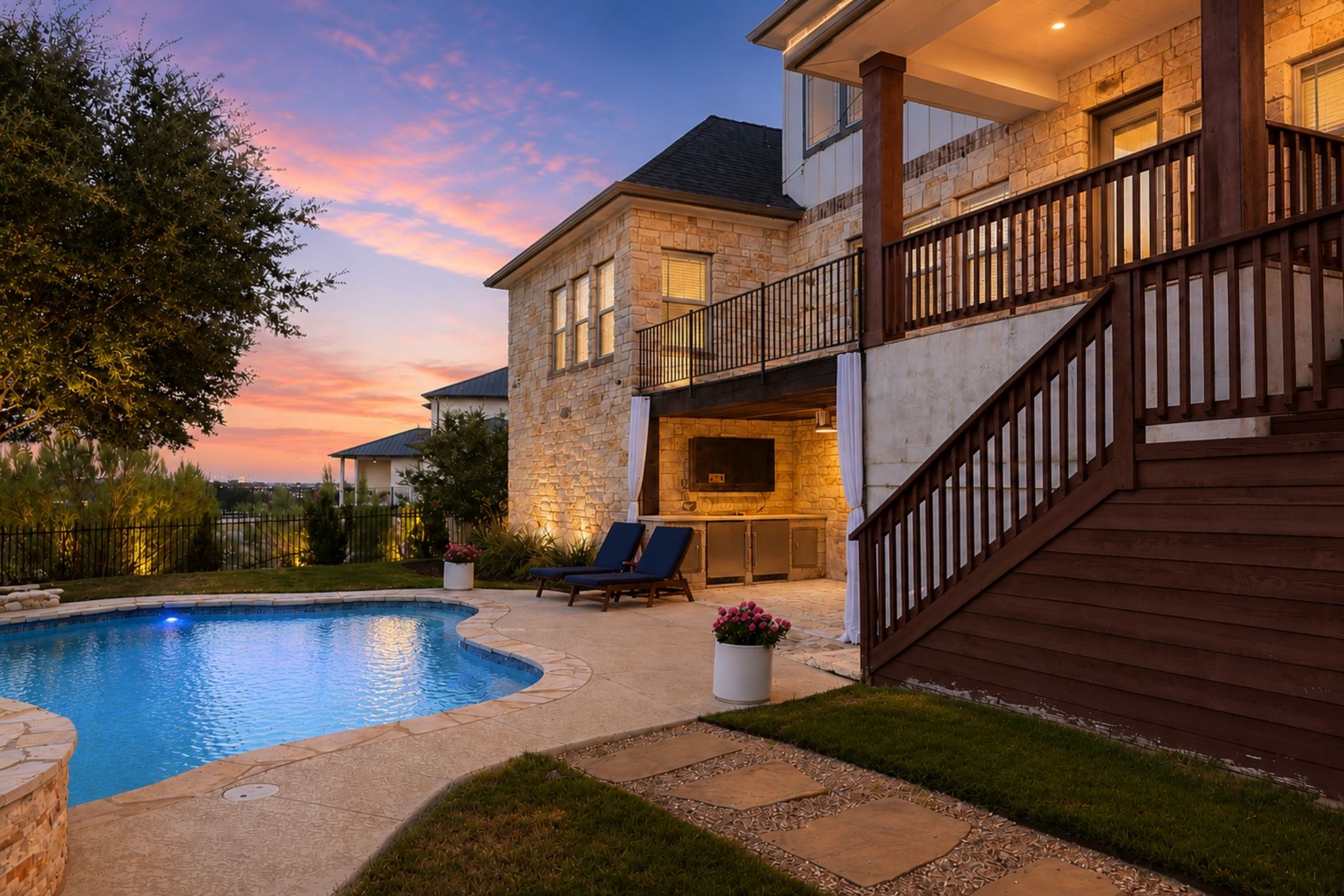 main property photo 38
