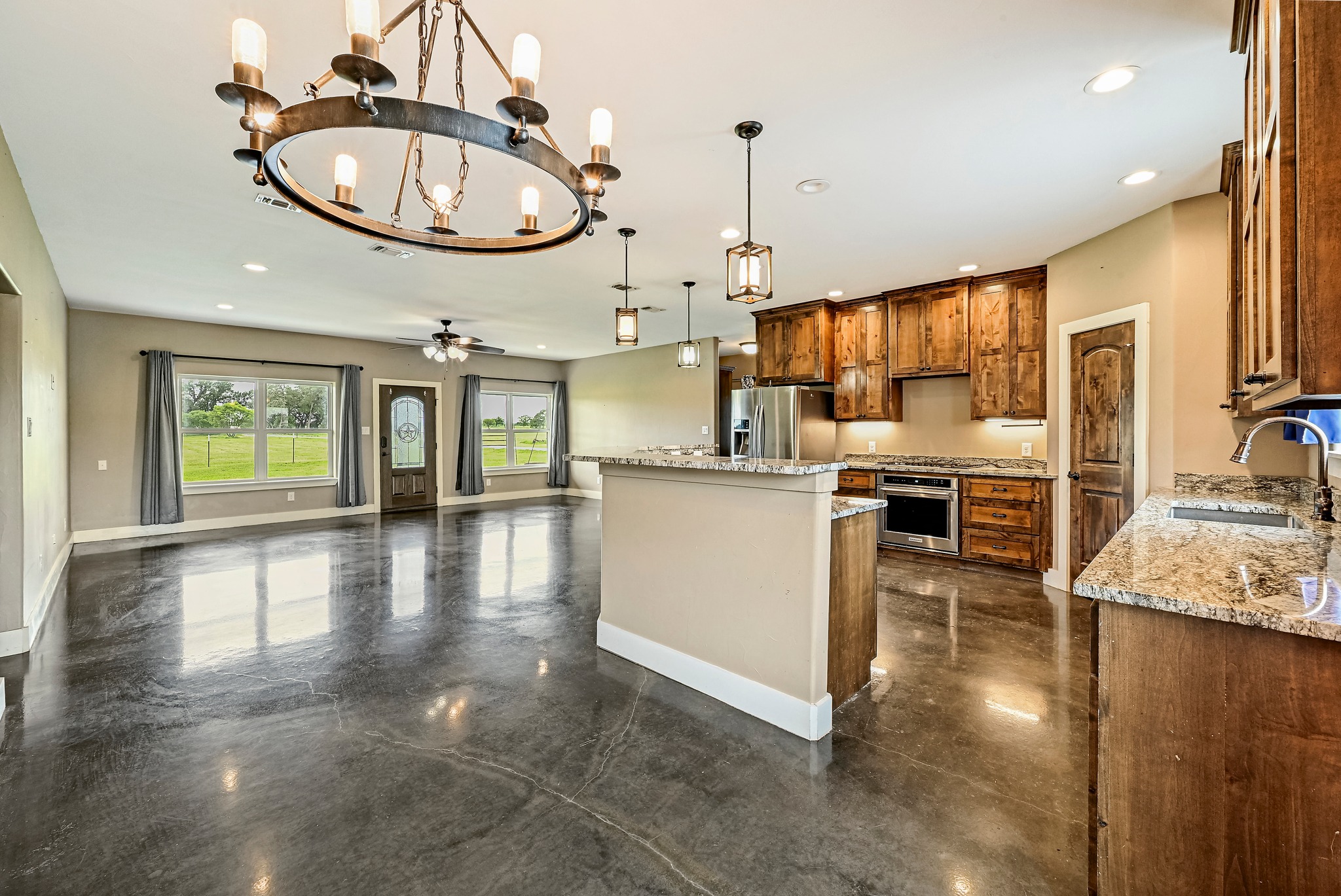 main property photo 11