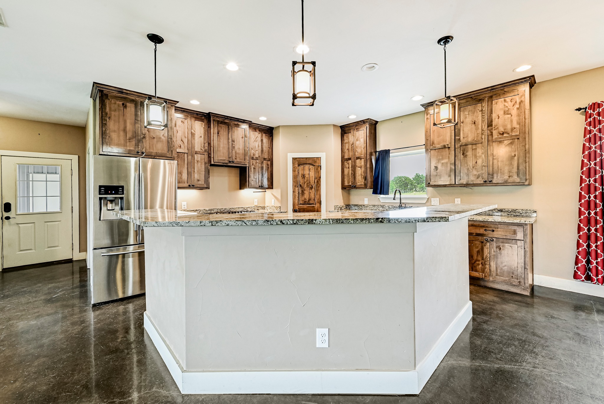 main property photo 6