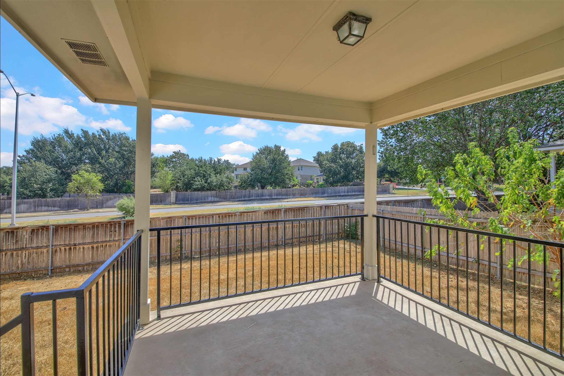 main property photo 23