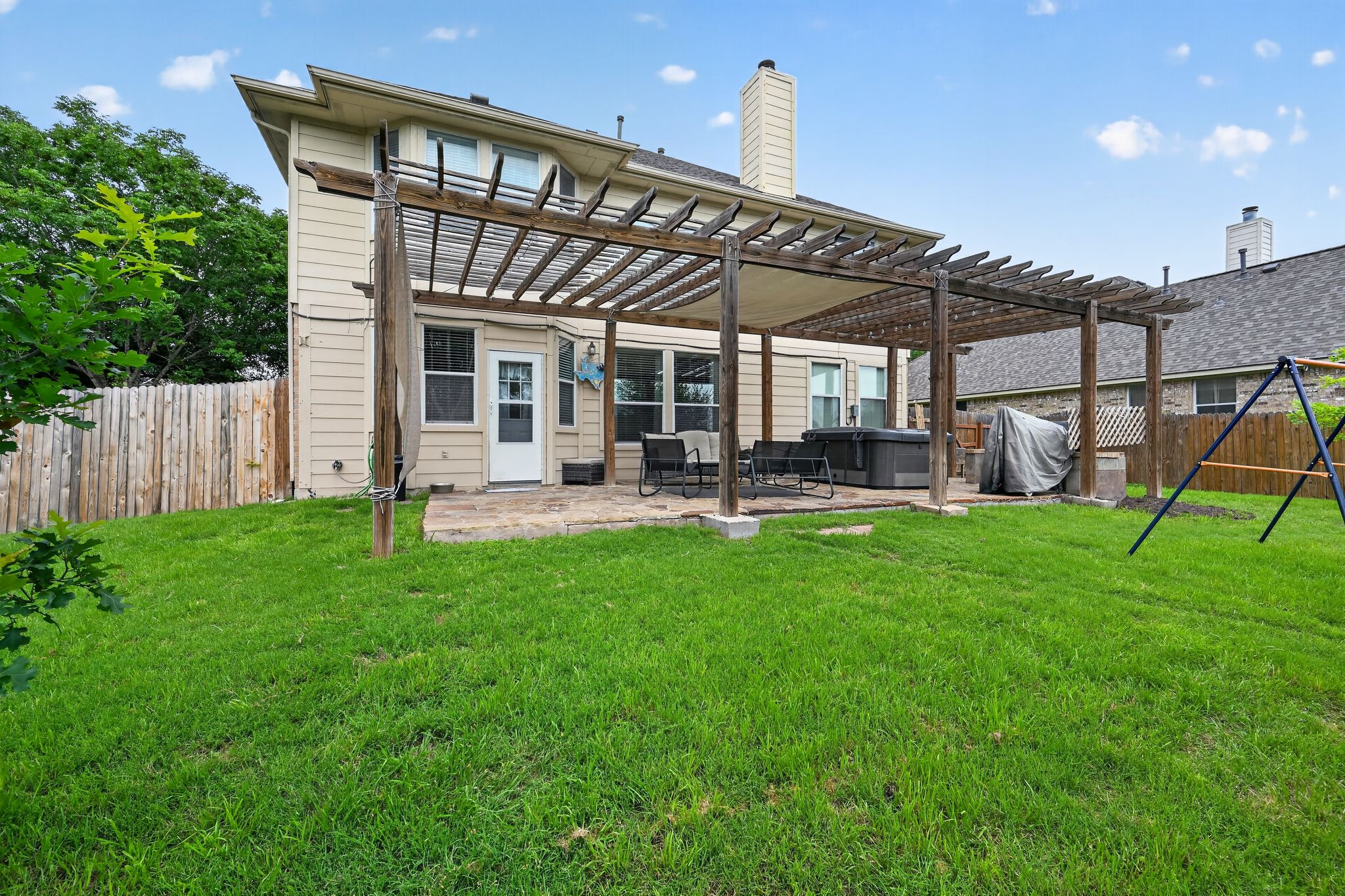 main property photo 31