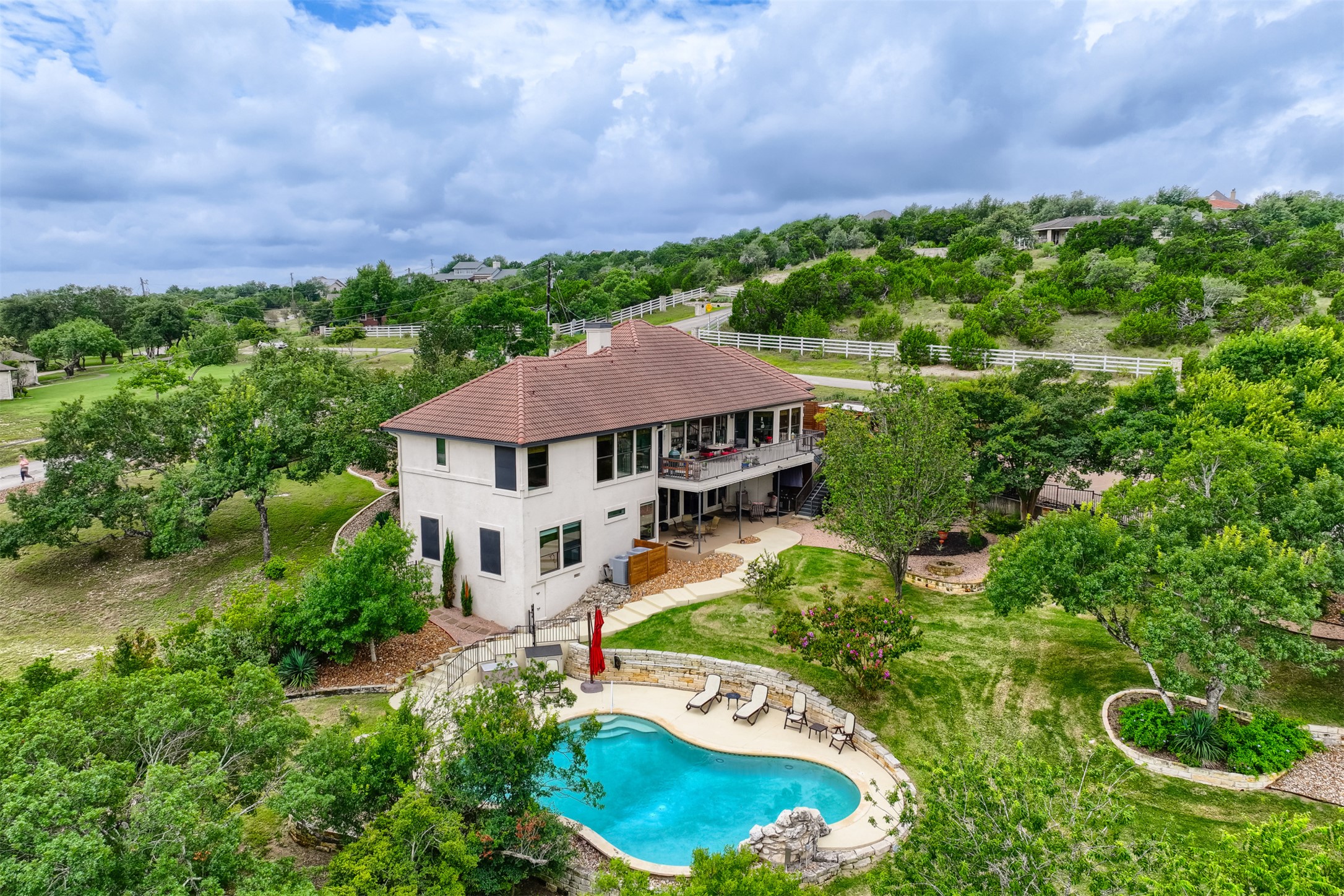 main property photo 23