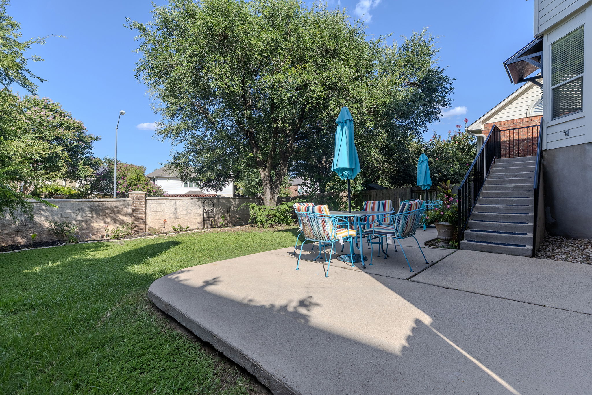 main property photo 32