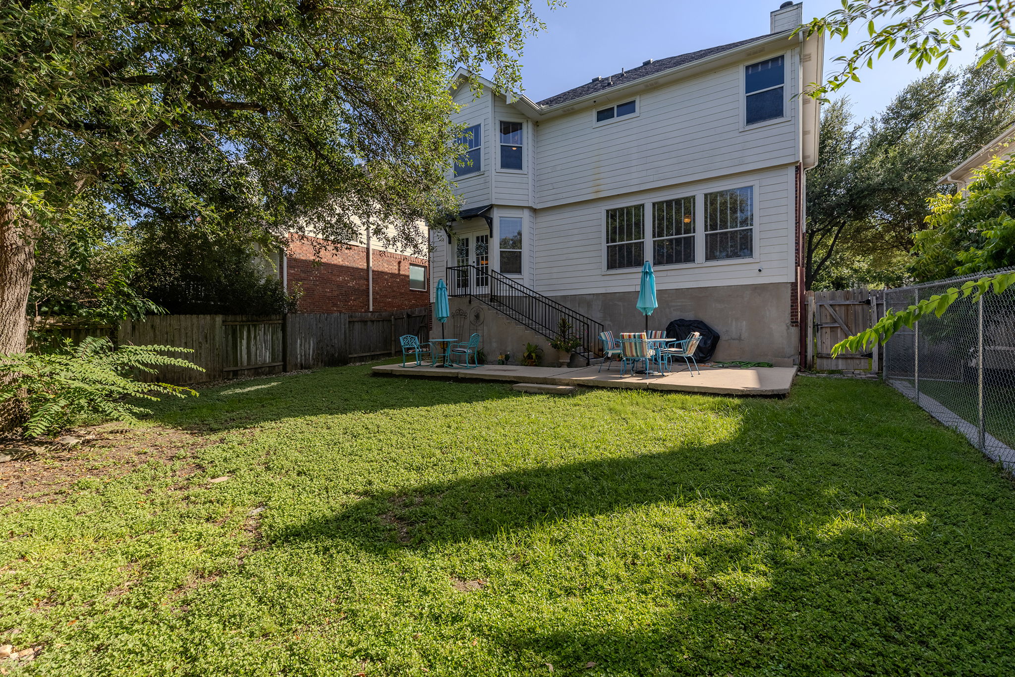 main property photo 33