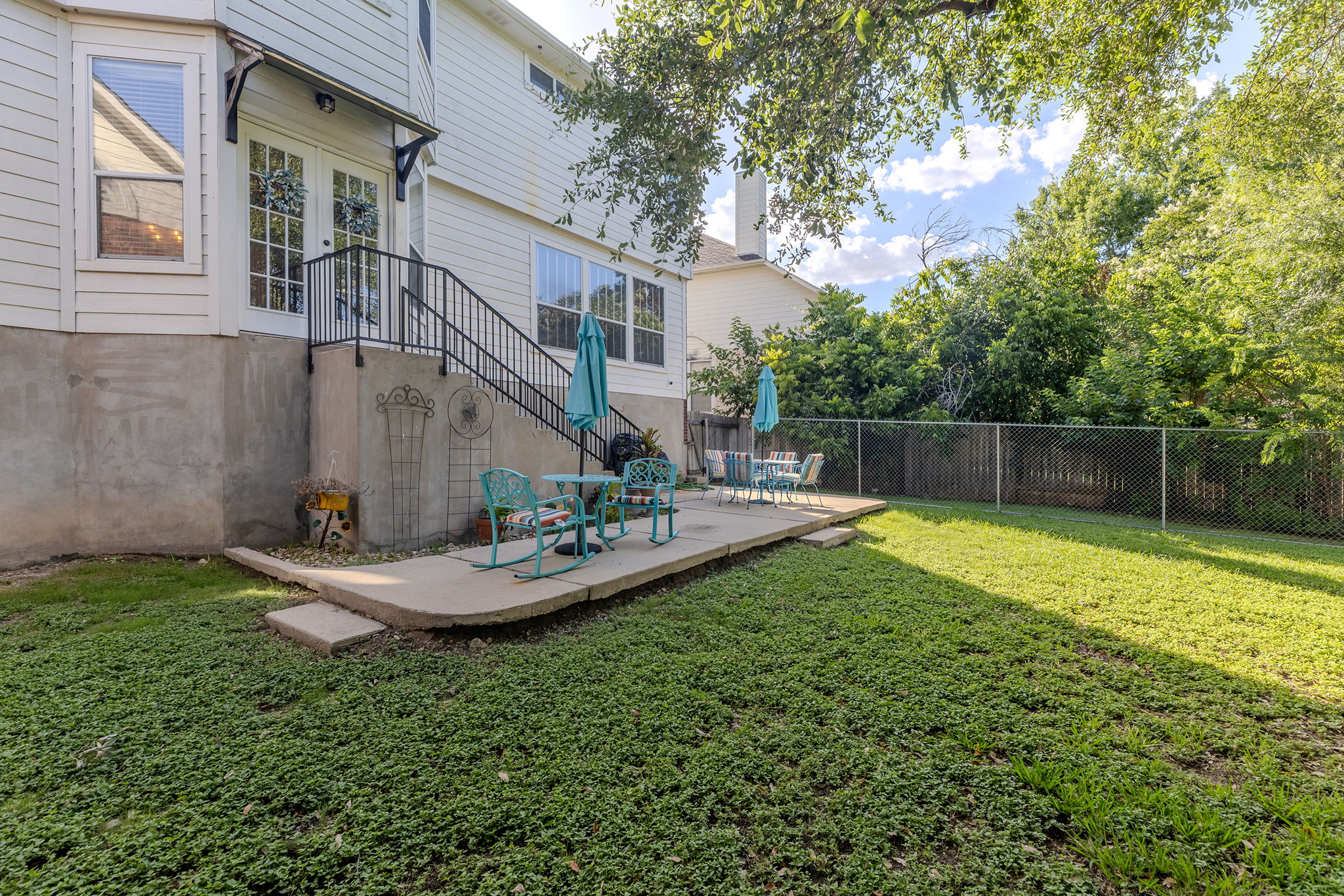 main property photo 34