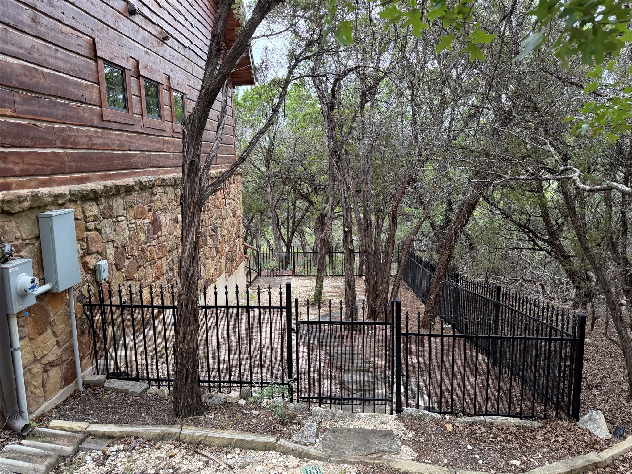 main property photo 28