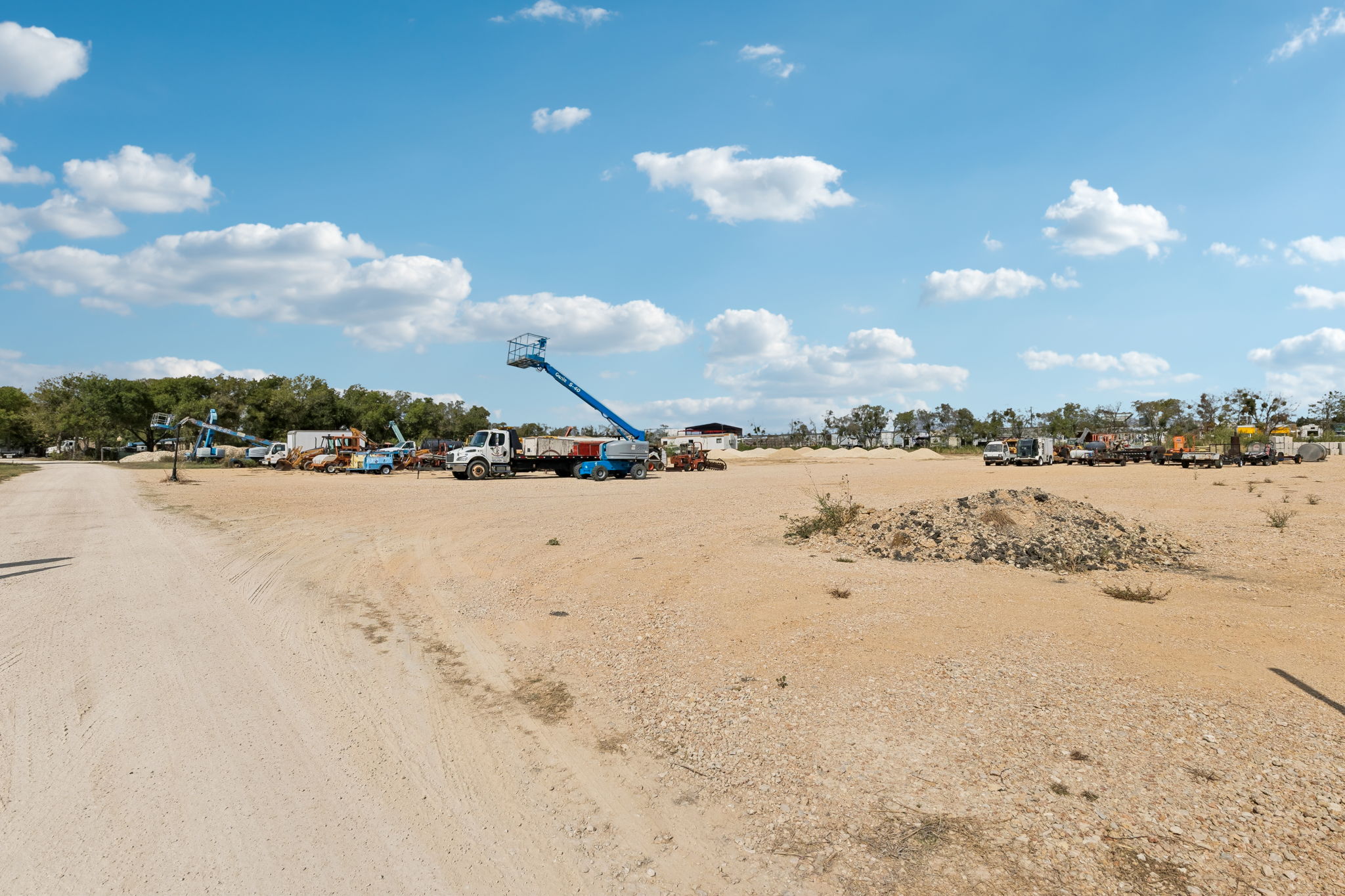 main property photo 17