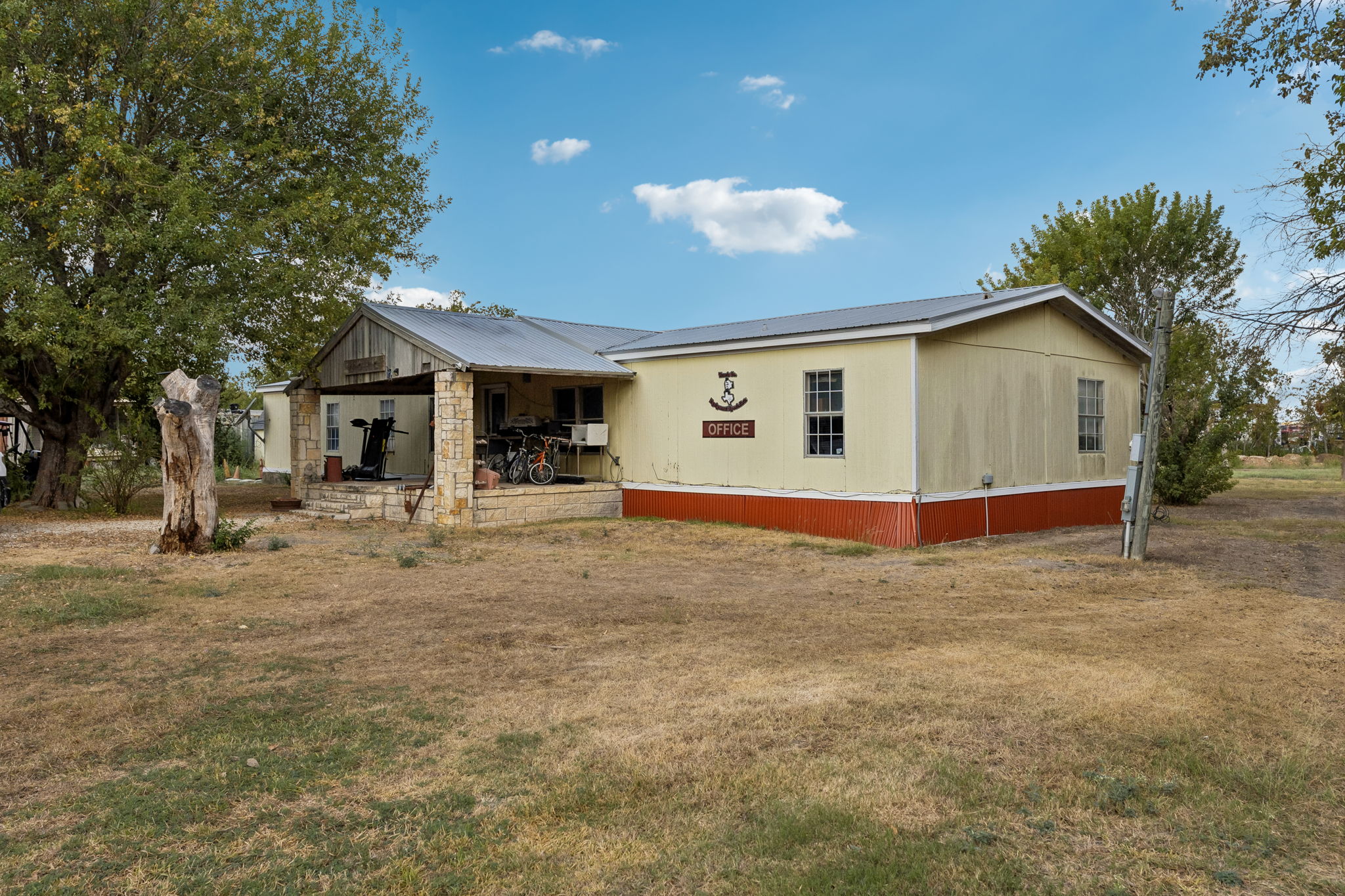 main property photo 24