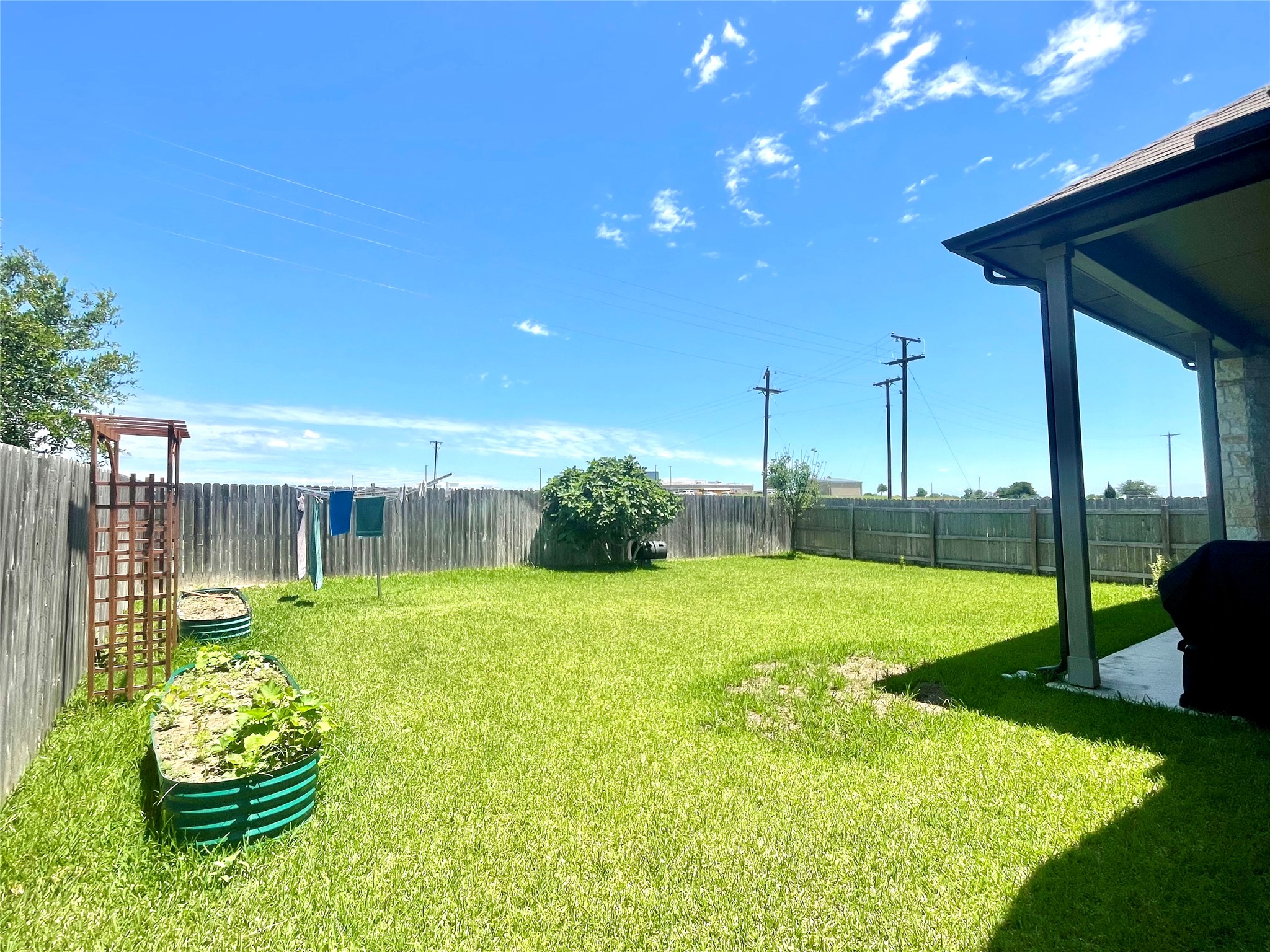 main property photo 33