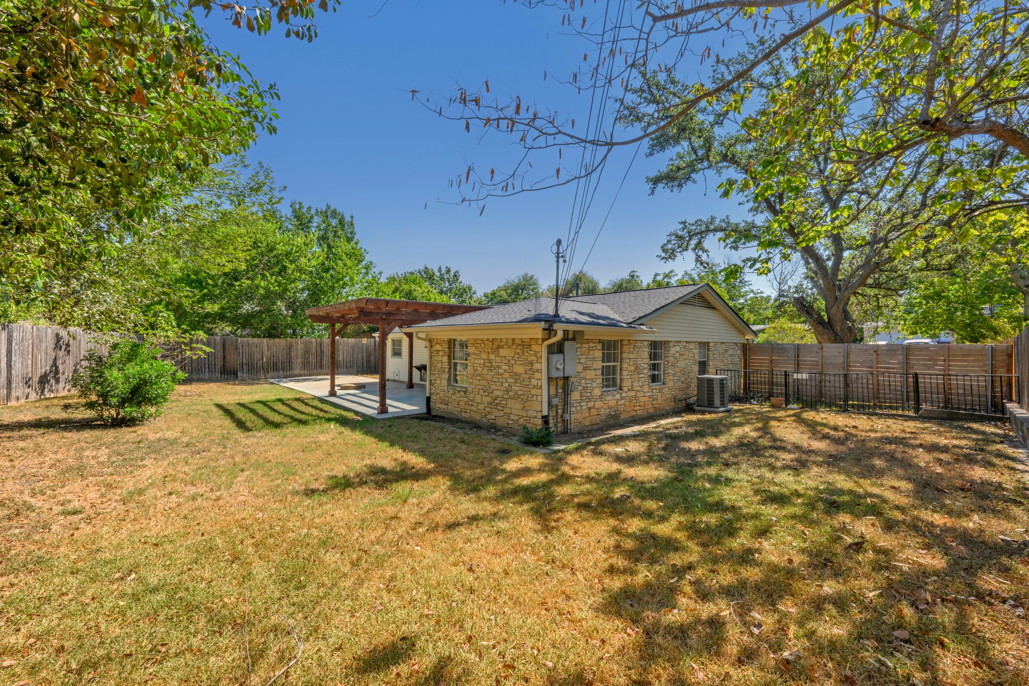 main property photo 26