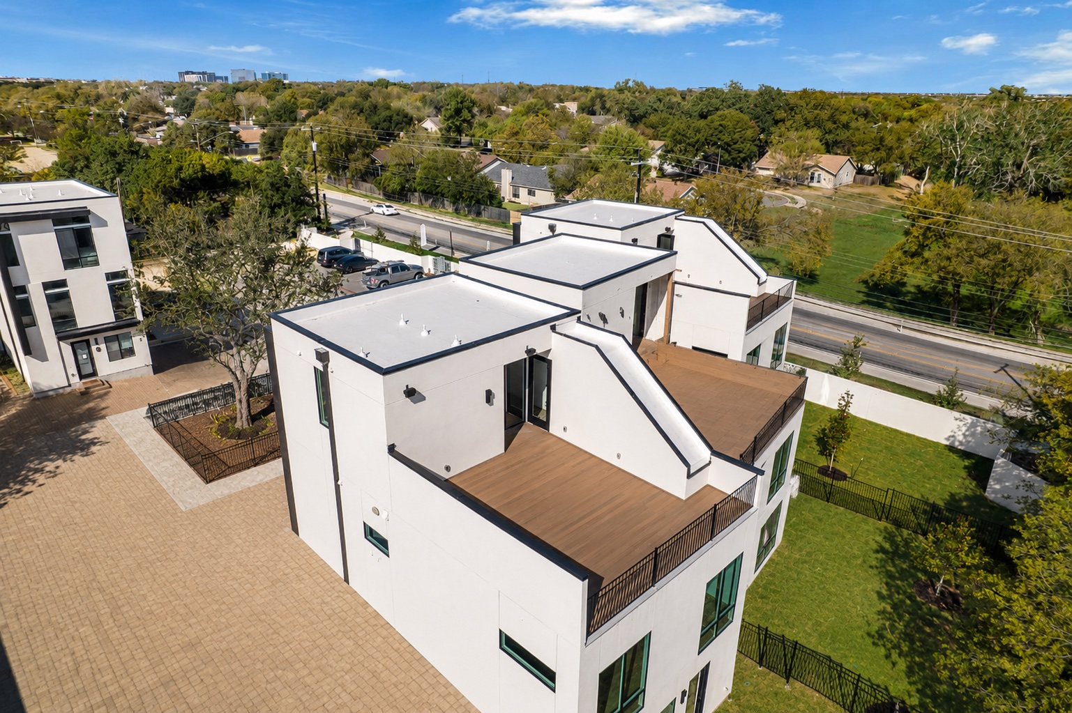 main property photo 22