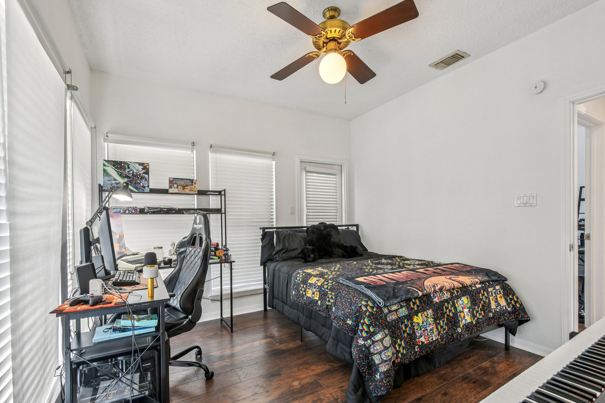 main property photo 17