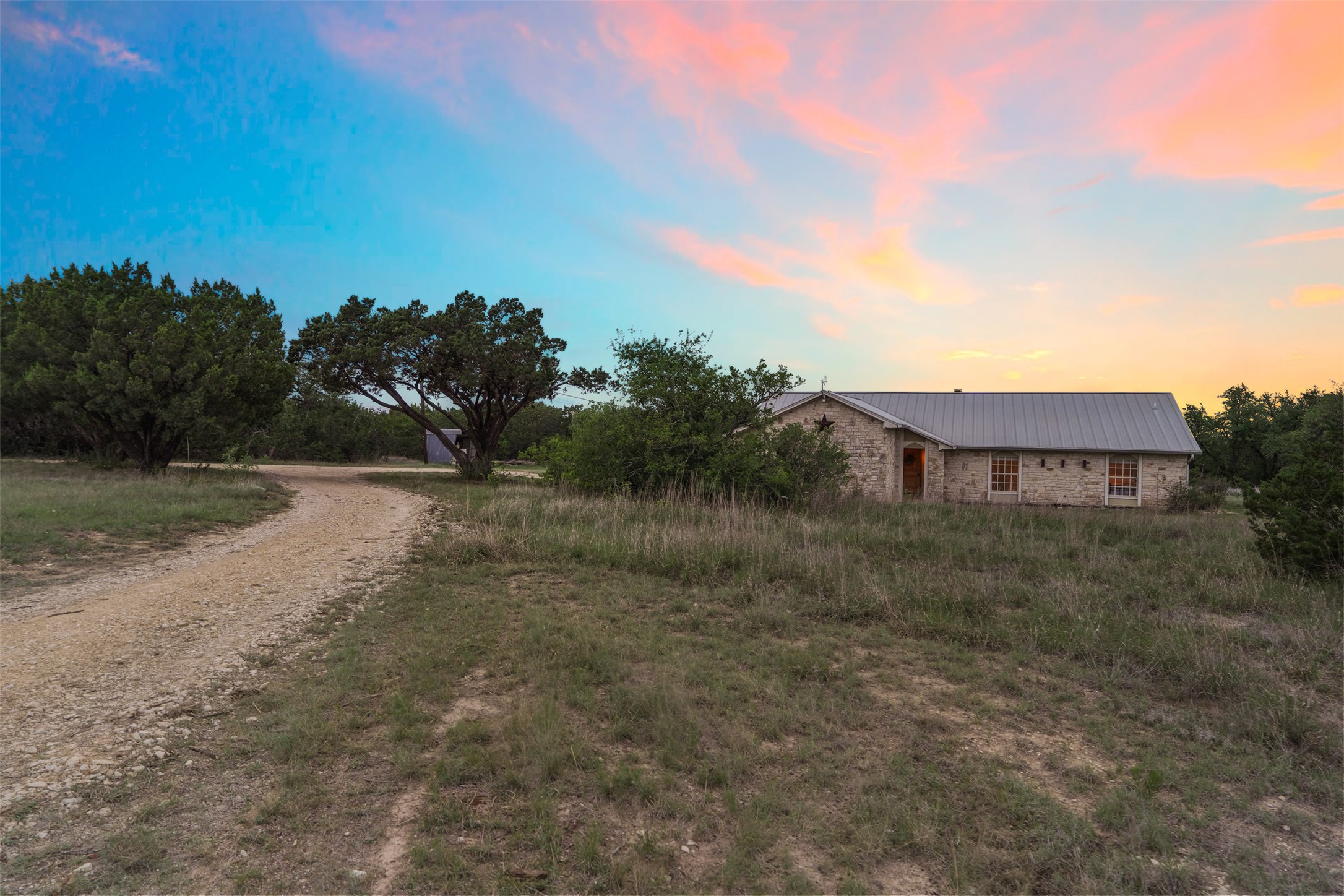 main property photo 8