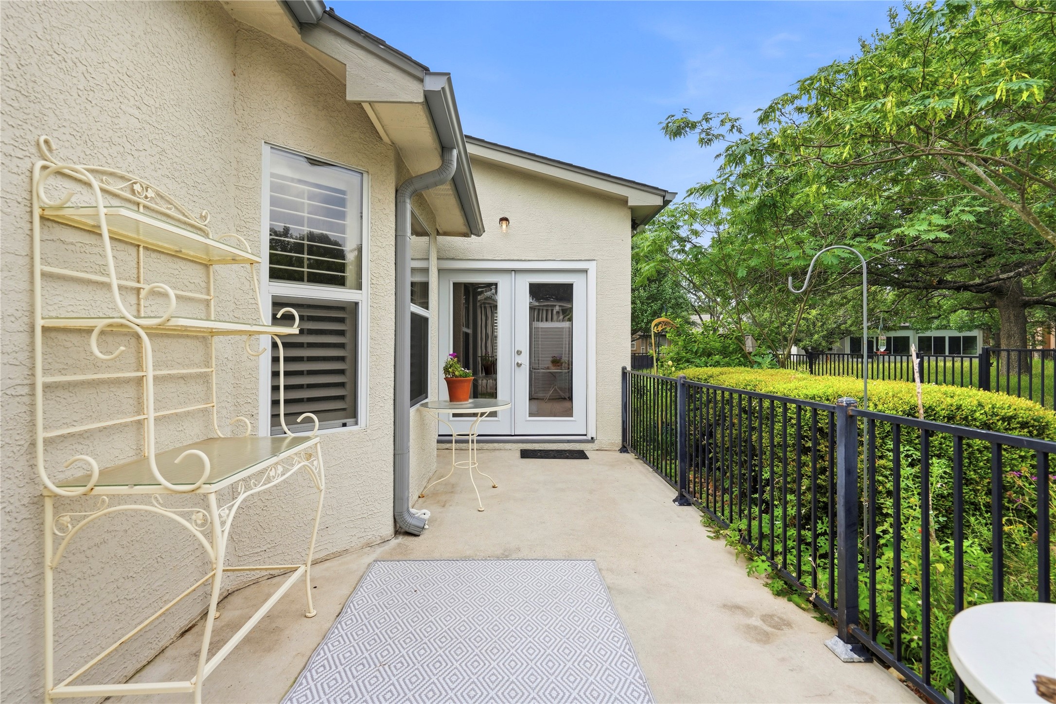 main property photo 22