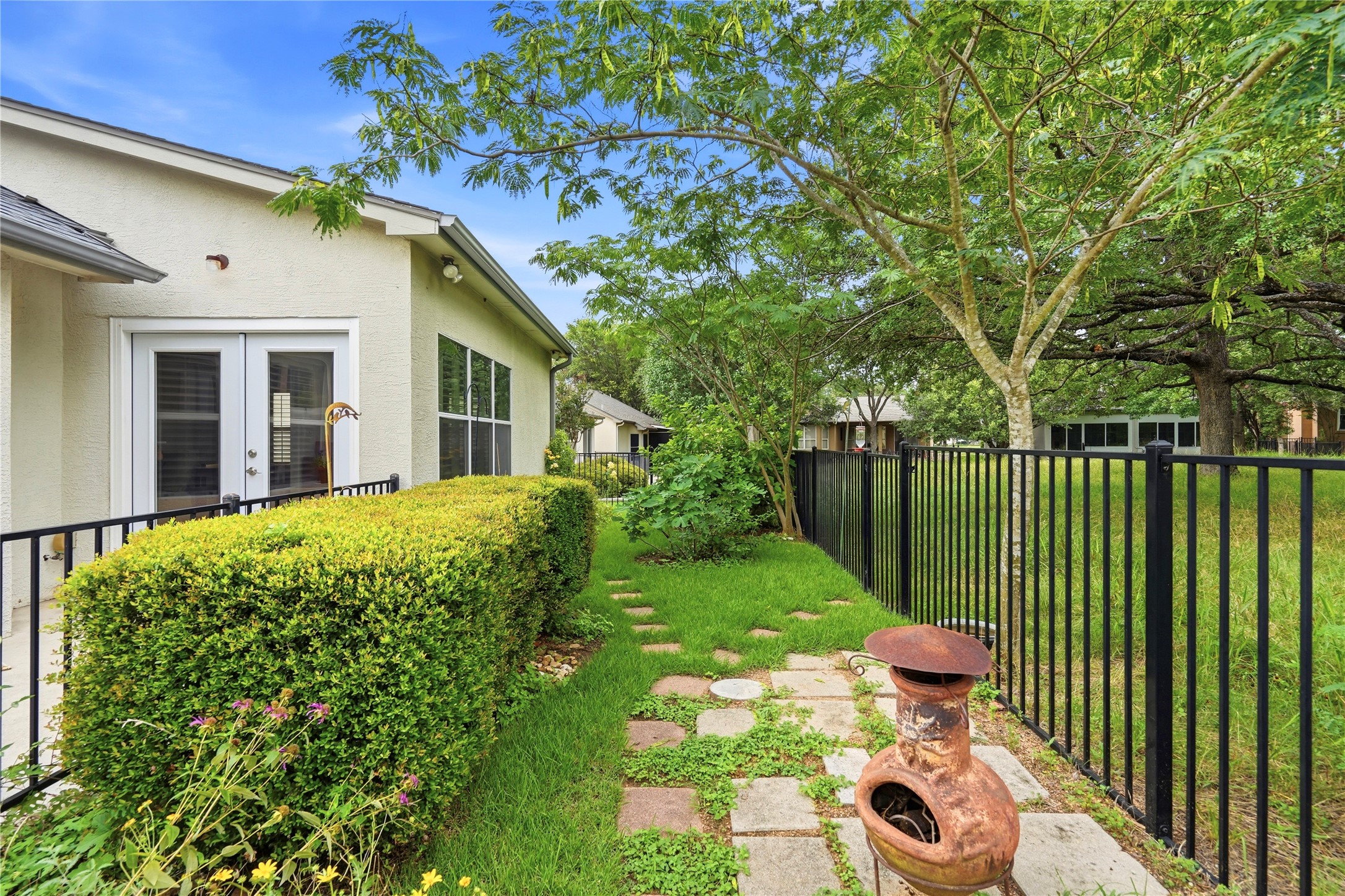 main property photo 24