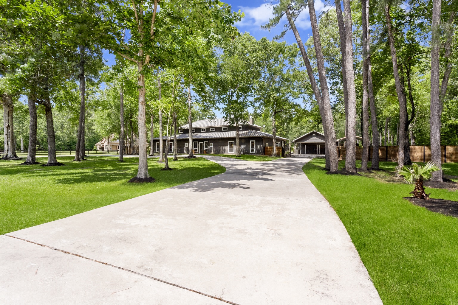 main property photo 22