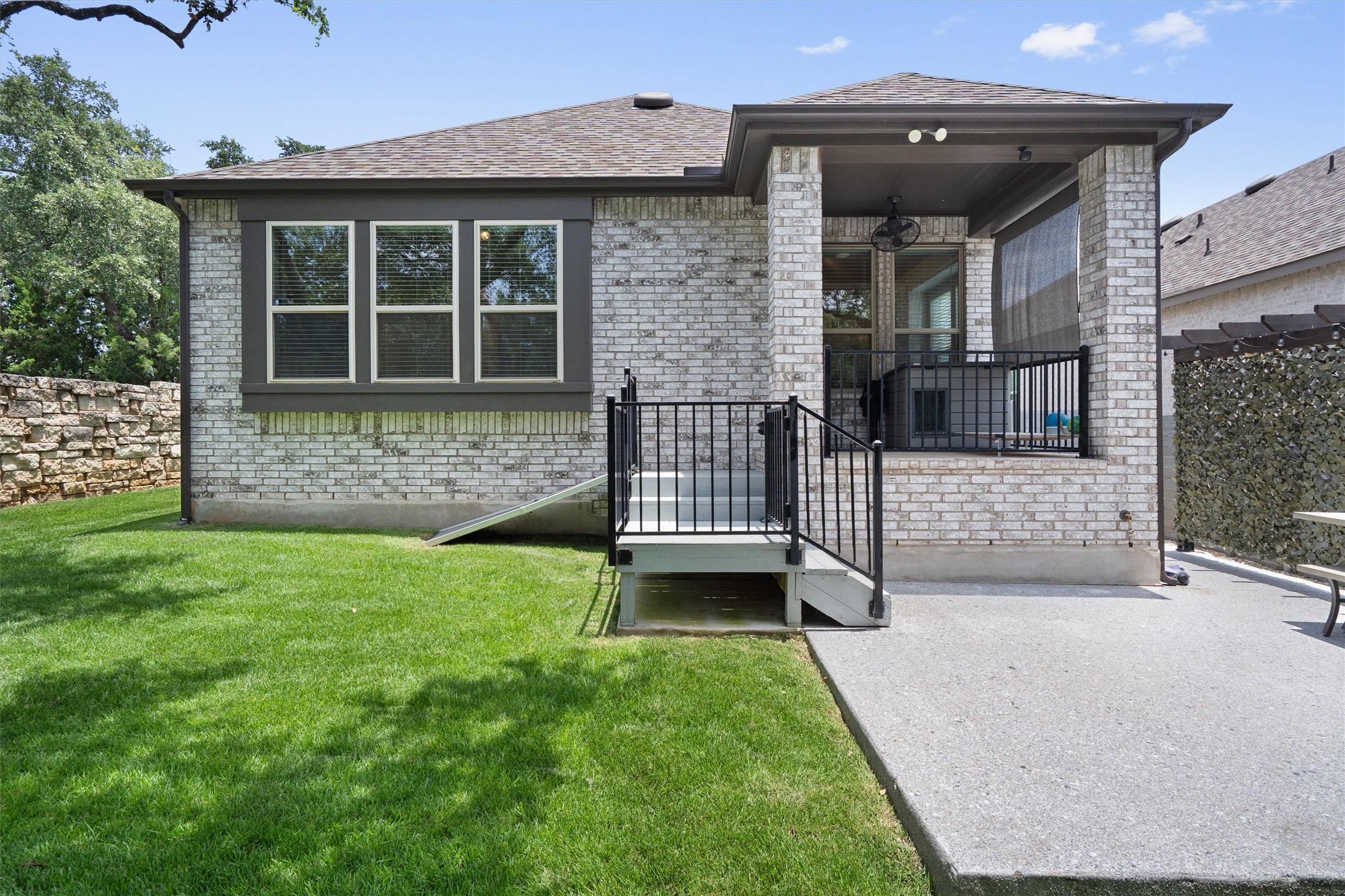 main property photo 27