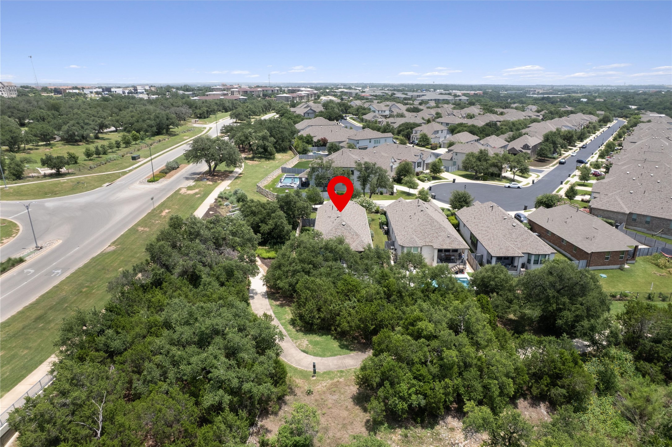 main property photo 30