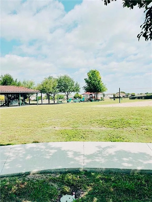 main property photo 28