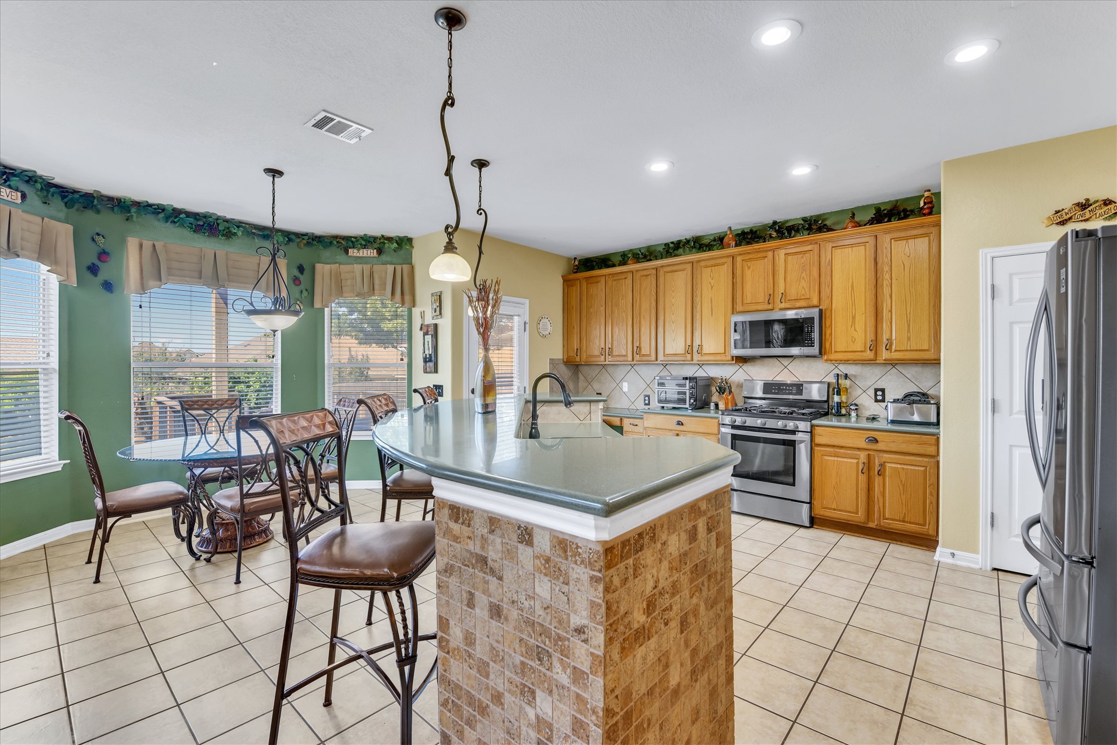 main property photo 15