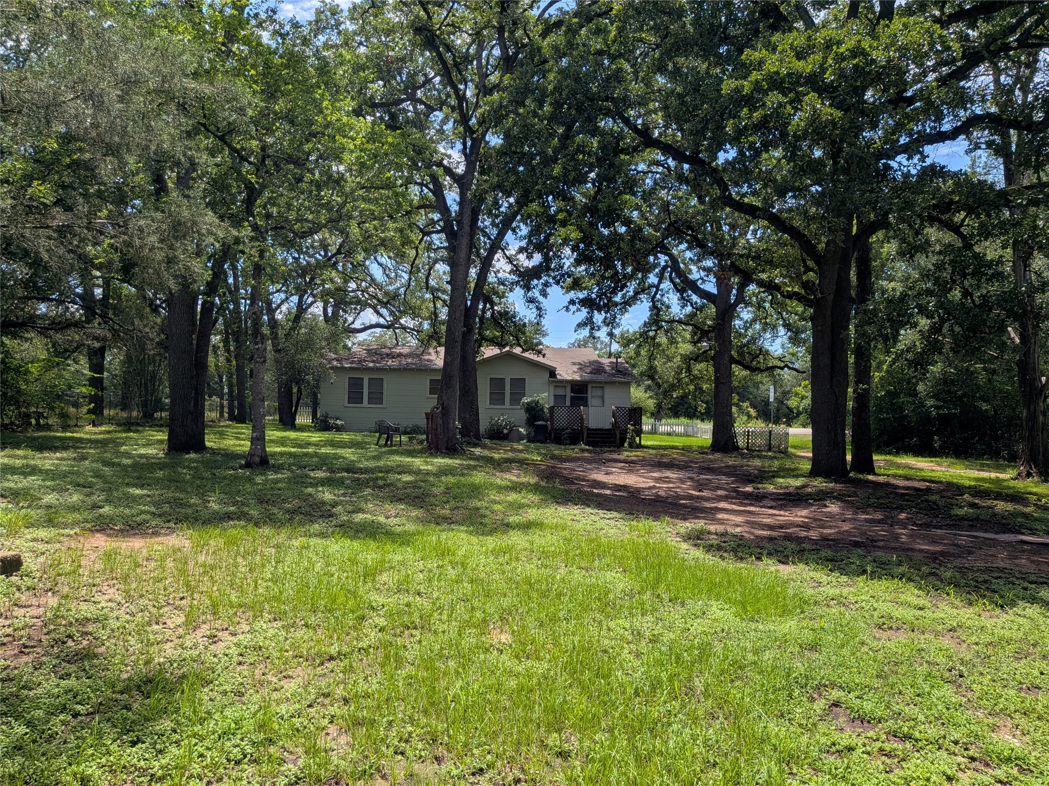 main property photo 6